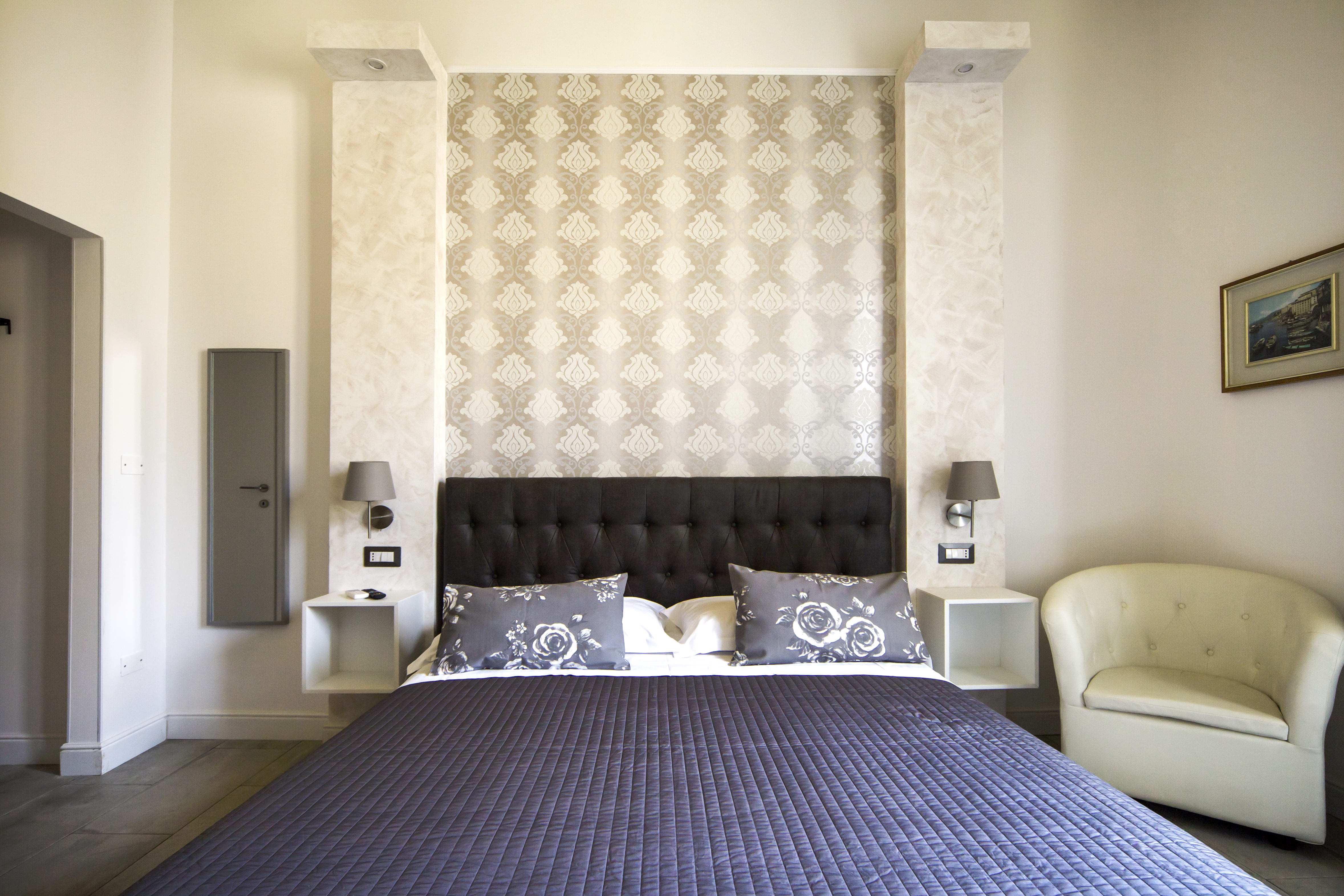 System.Collections.Generic.List`1[BluePillow.Application.SearchEngine.Dto.PhotoDto]?.ElementAt(3)?.Caption