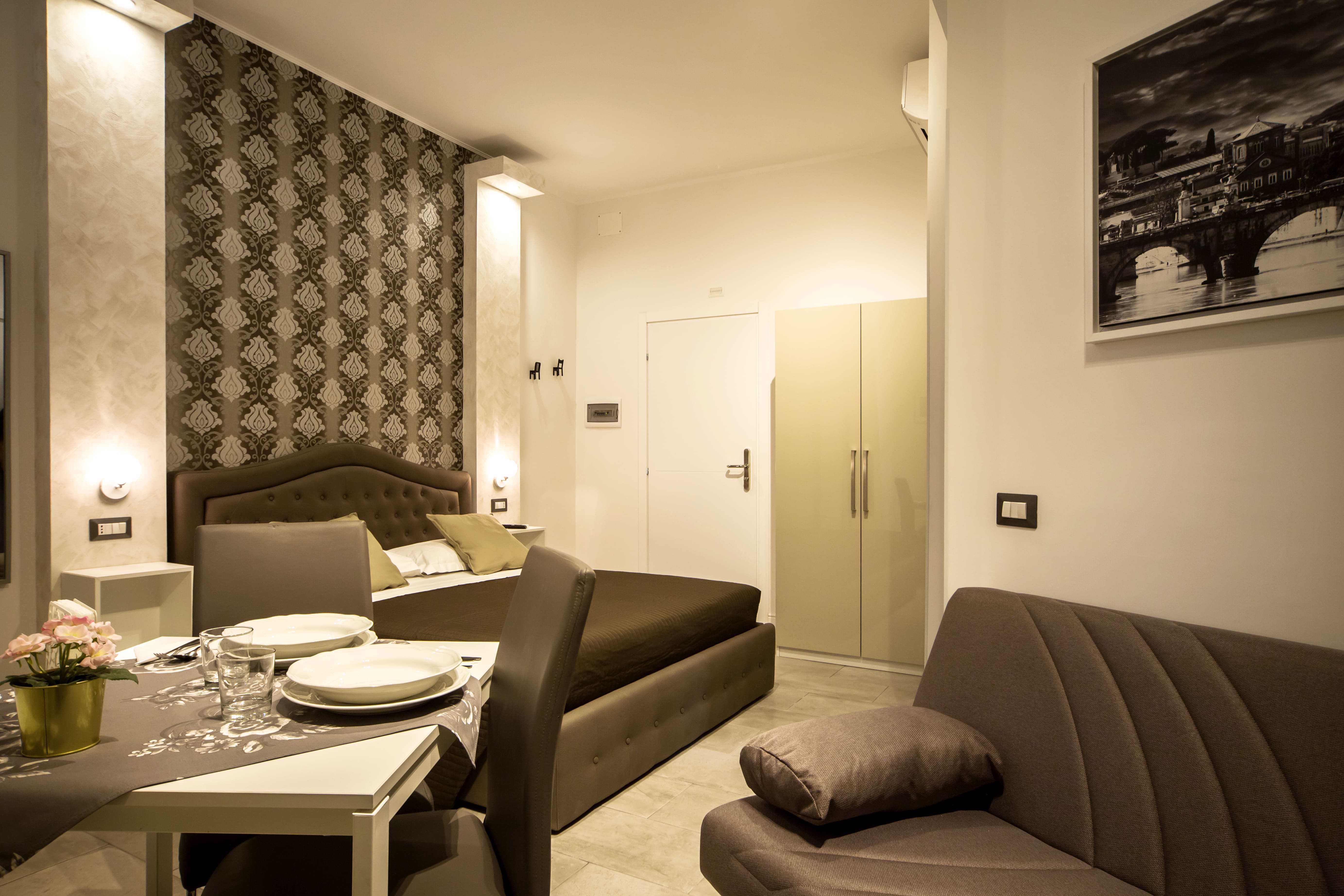 System.Collections.Generic.List`1[BluePillow.Application.SearchEngine.Dto.PhotoDto]?.ElementAt(0)?.Caption