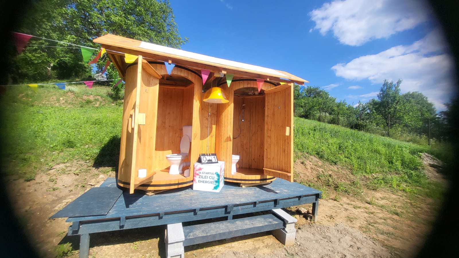 System.Collections.Generic.List`1[BluePillow.Application.SearchEngine.Dto.PhotoDto]?.ElementAt(3)?.Caption