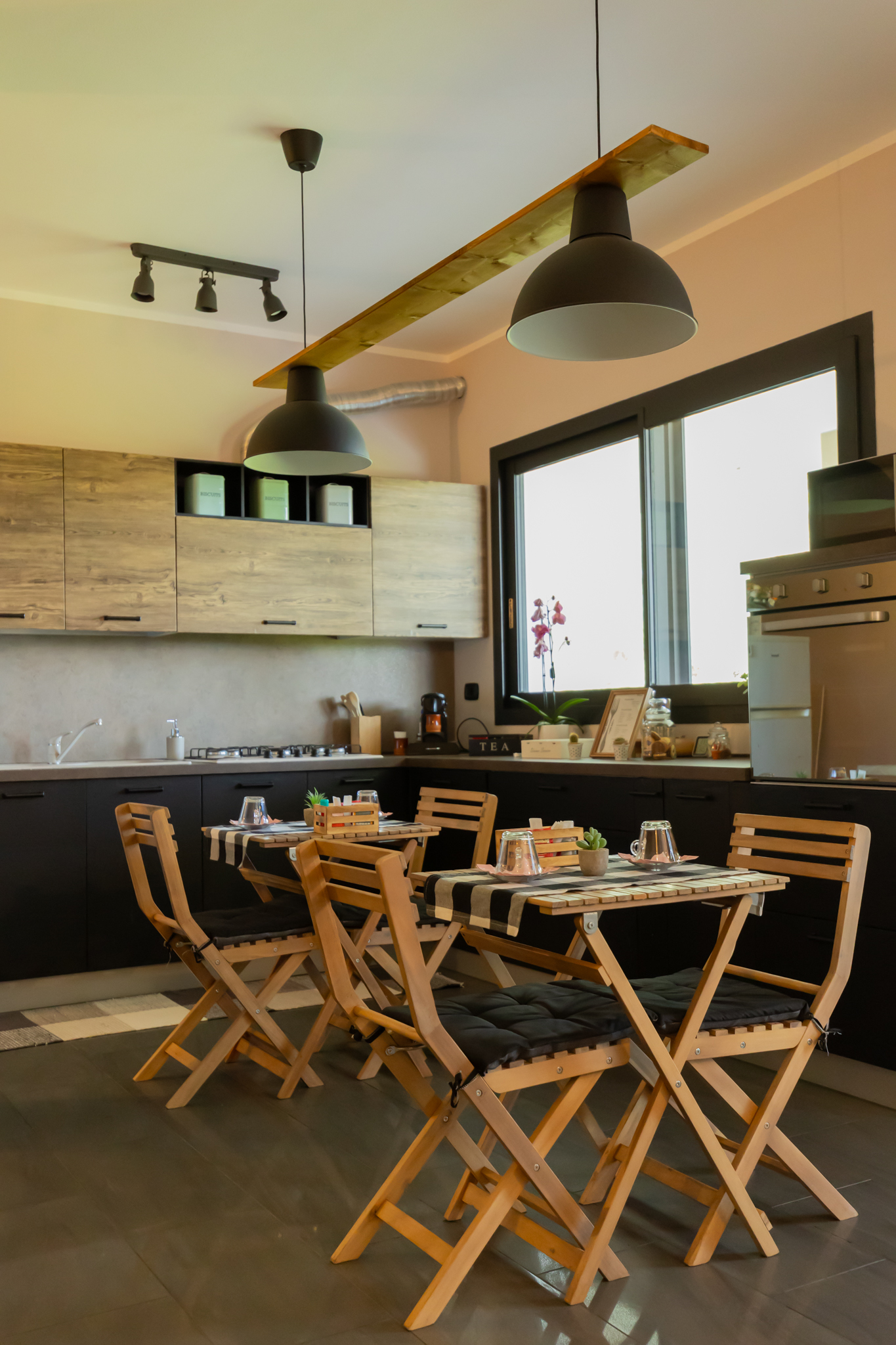 System.Collections.Generic.List`1[BluePillow.Application.SearchEngine.Dto.PhotoDto]?.ElementAt(0)?.Caption