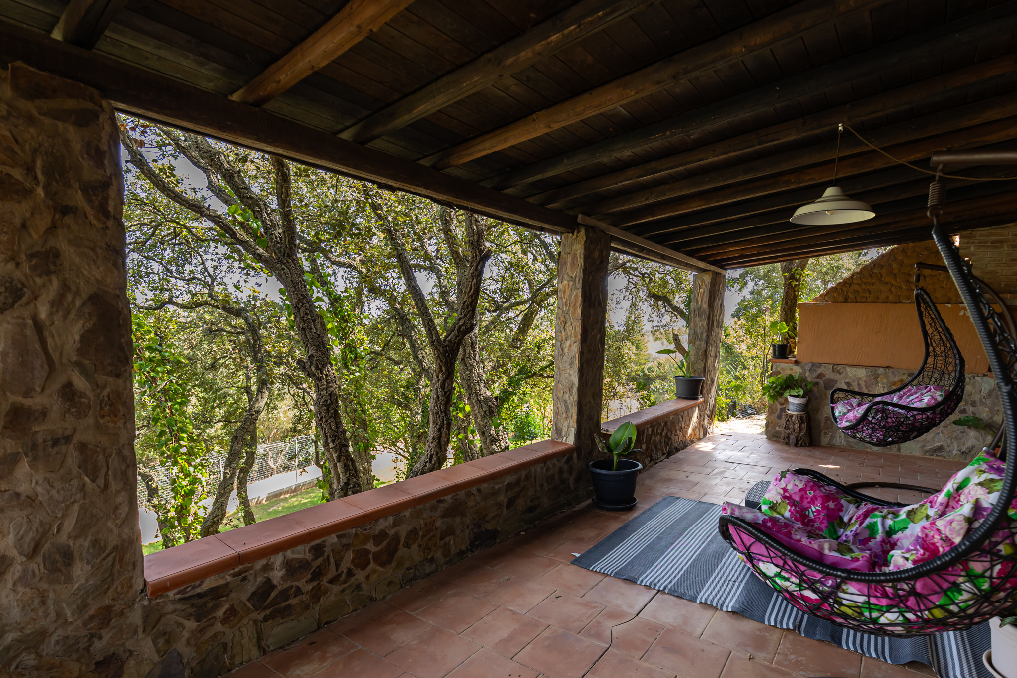 System.Collections.Generic.List`1[BluePillow.Application.SearchEngine.Dto.PhotoDto]?.ElementAt(2)?.Caption