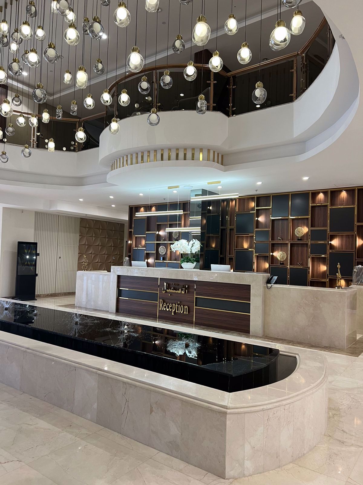 System.Collections.Generic.List`1[BluePillow.Application.SearchEngine.Dto.PhotoDto]?.ElementAt(3)?.Caption