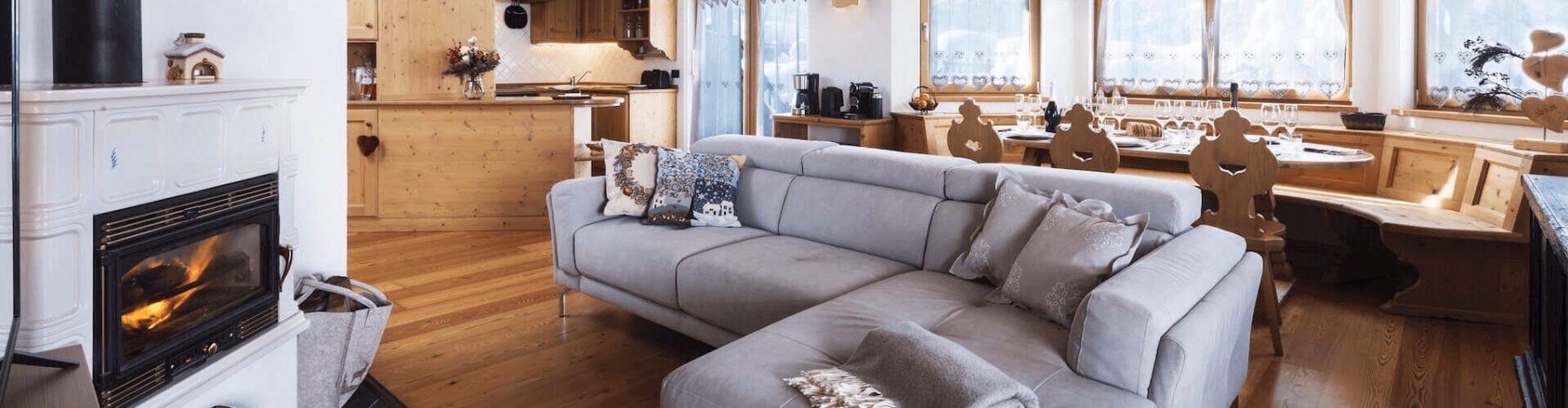 System.Collections.Generic.List`1[BluePillow.Application.SearchEngine.Dto.PhotoDto]?.ElementAt(2)?.Caption