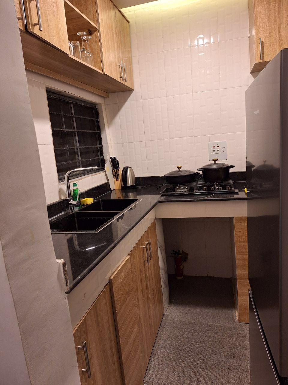 System.Collections.Generic.List`1[BluePillow.Application.SearchEngine.Dto.PhotoDto]?.ElementAt(3)?.Caption