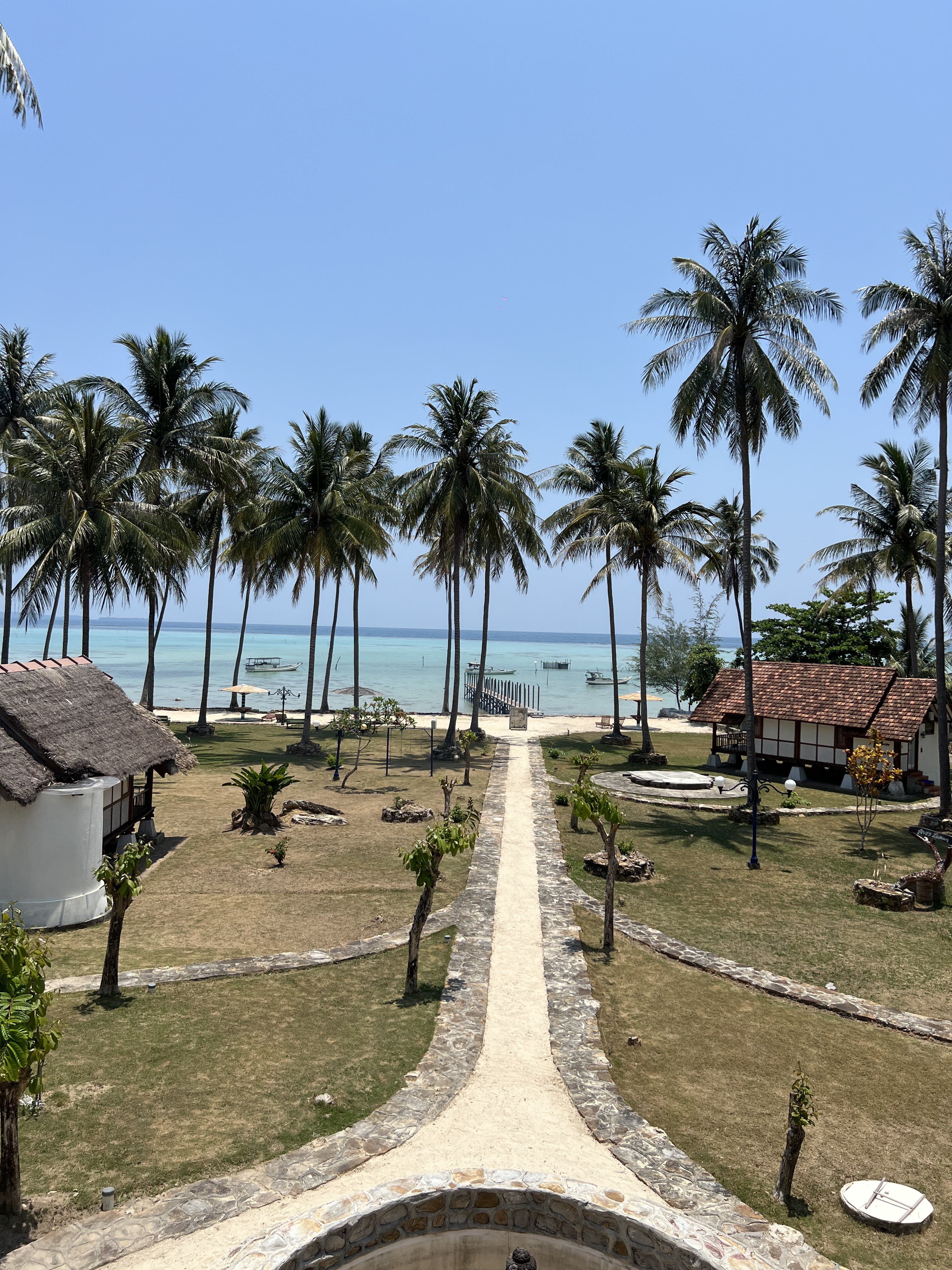 System.Collections.Generic.List`1[BluePillow.Application.SearchEngine.Dto.PhotoDto]?.ElementAt(3)?.Caption