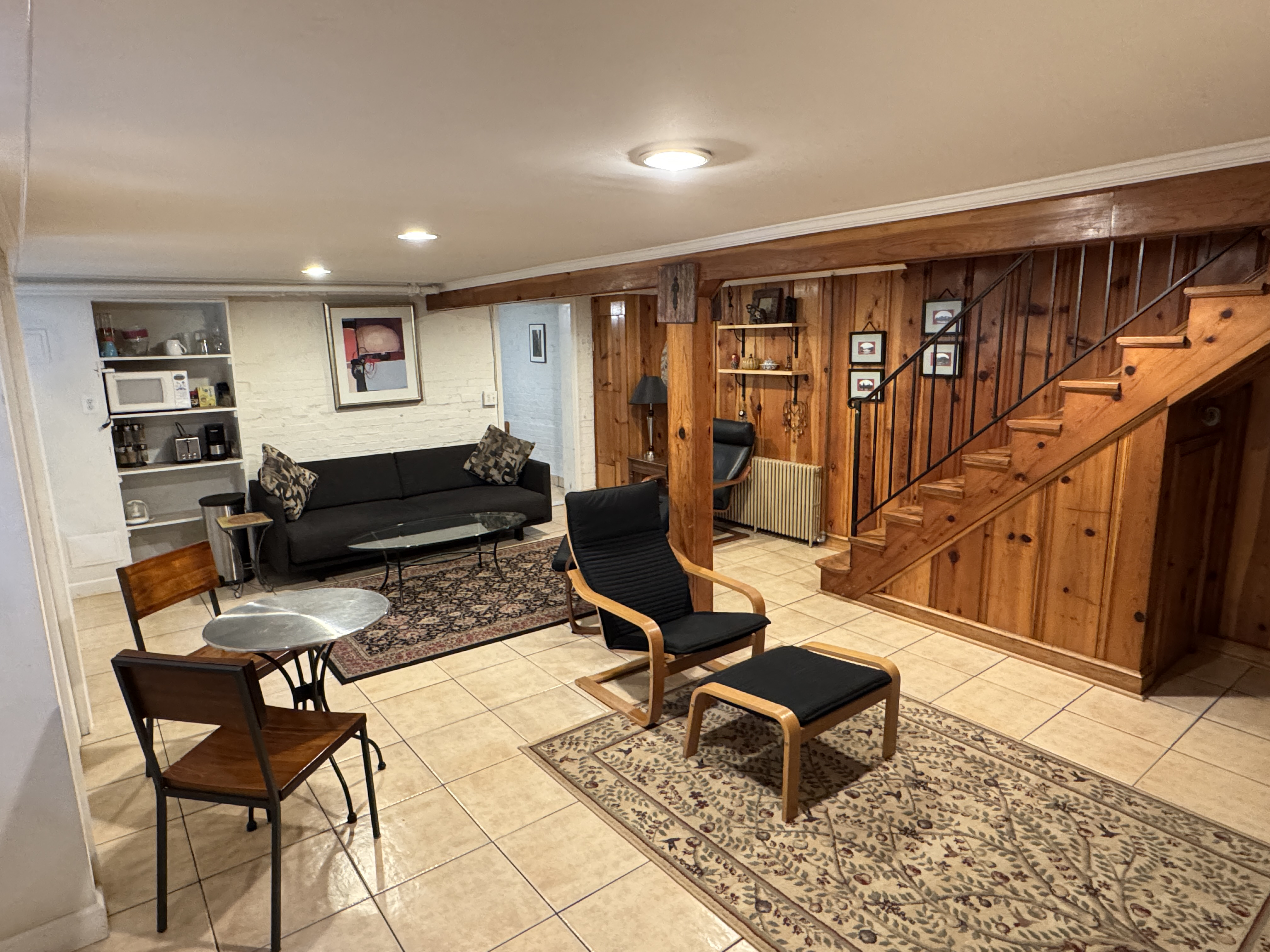 System.Collections.Generic.List`1[BluePillow.Application.SearchEngine.Dto.PhotoDto]?.ElementAt(1)?.Caption