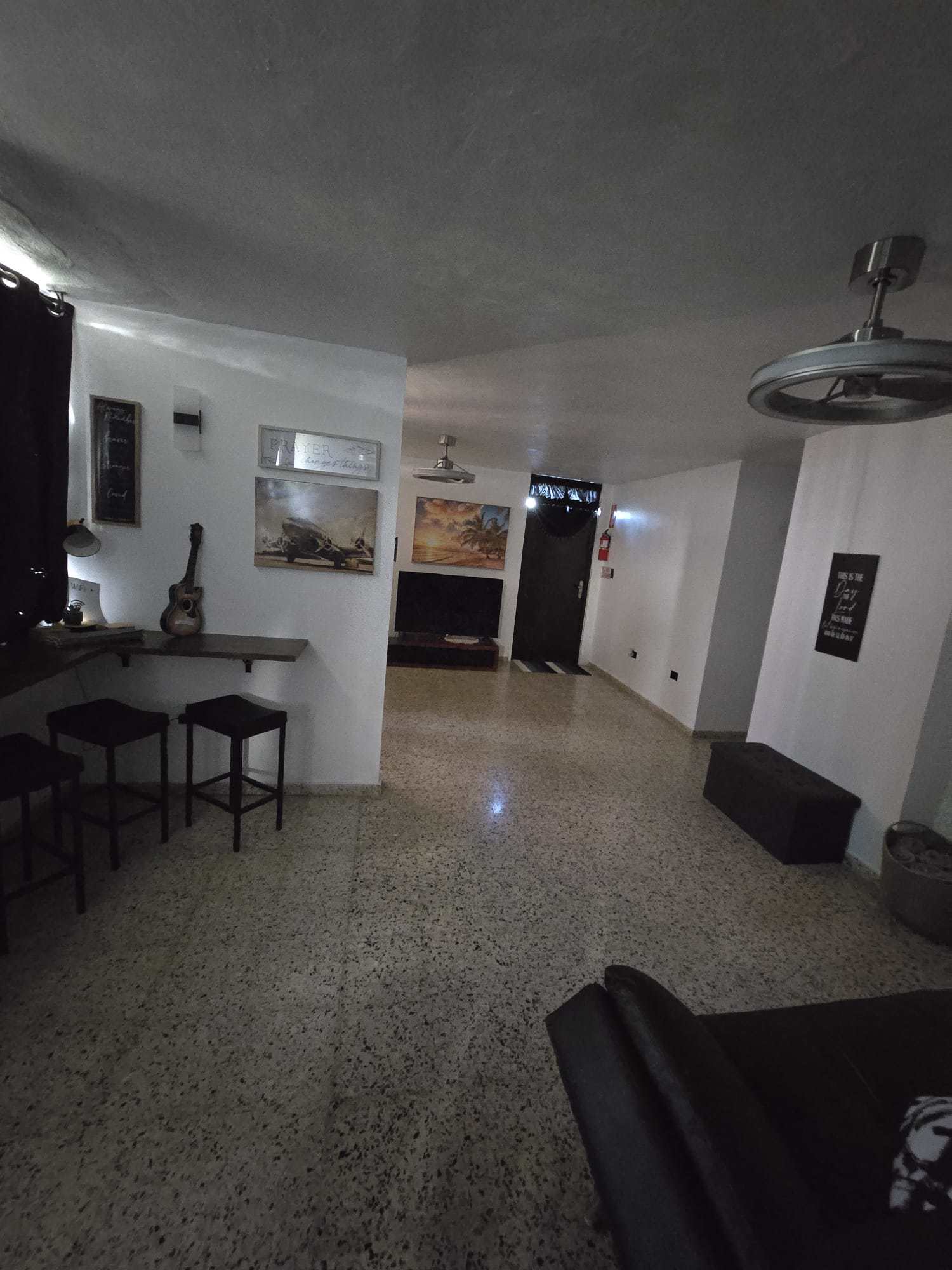 System.Collections.Generic.List`1[BluePillow.Application.SearchEngine.Dto.PhotoDto]?.ElementAt(3)?.Caption