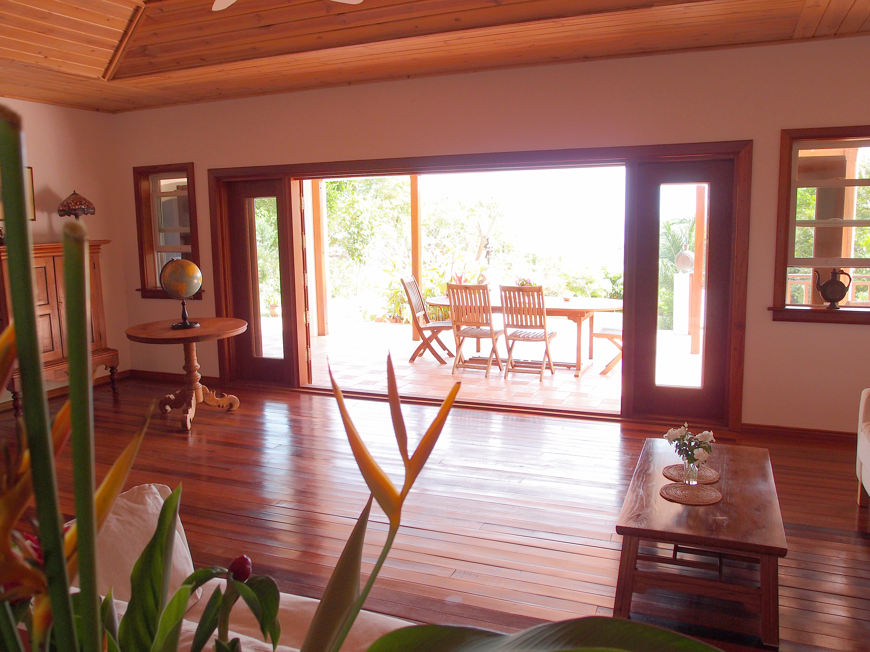 System.Collections.Generic.List`1[BluePillow.Application.SearchEngine.Dto.PhotoDto]?.ElementAt(1)?.Caption