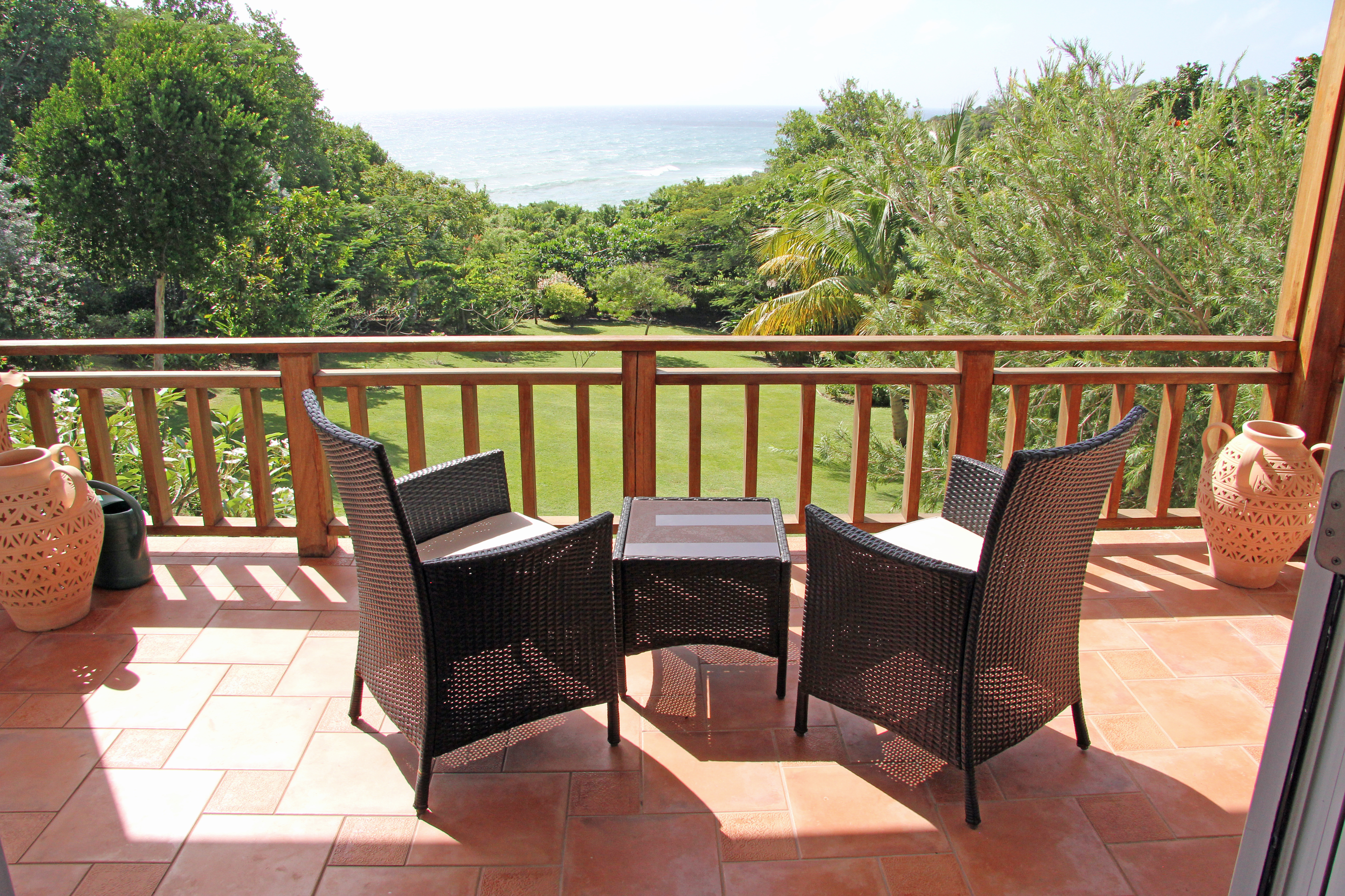 System.Collections.Generic.List`1[BluePillow.Application.SearchEngine.Dto.PhotoDto]?.ElementAt(2)?.Caption