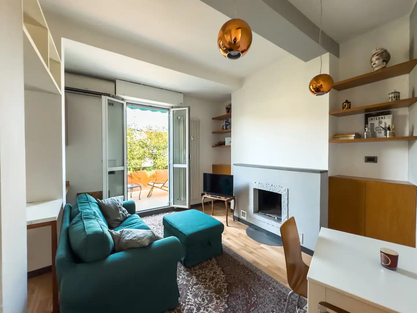 System.Collections.Generic.List`1[BluePillow.Application.SearchEngine.Dto.PhotoDto]?.ElementAt(0)?.Caption