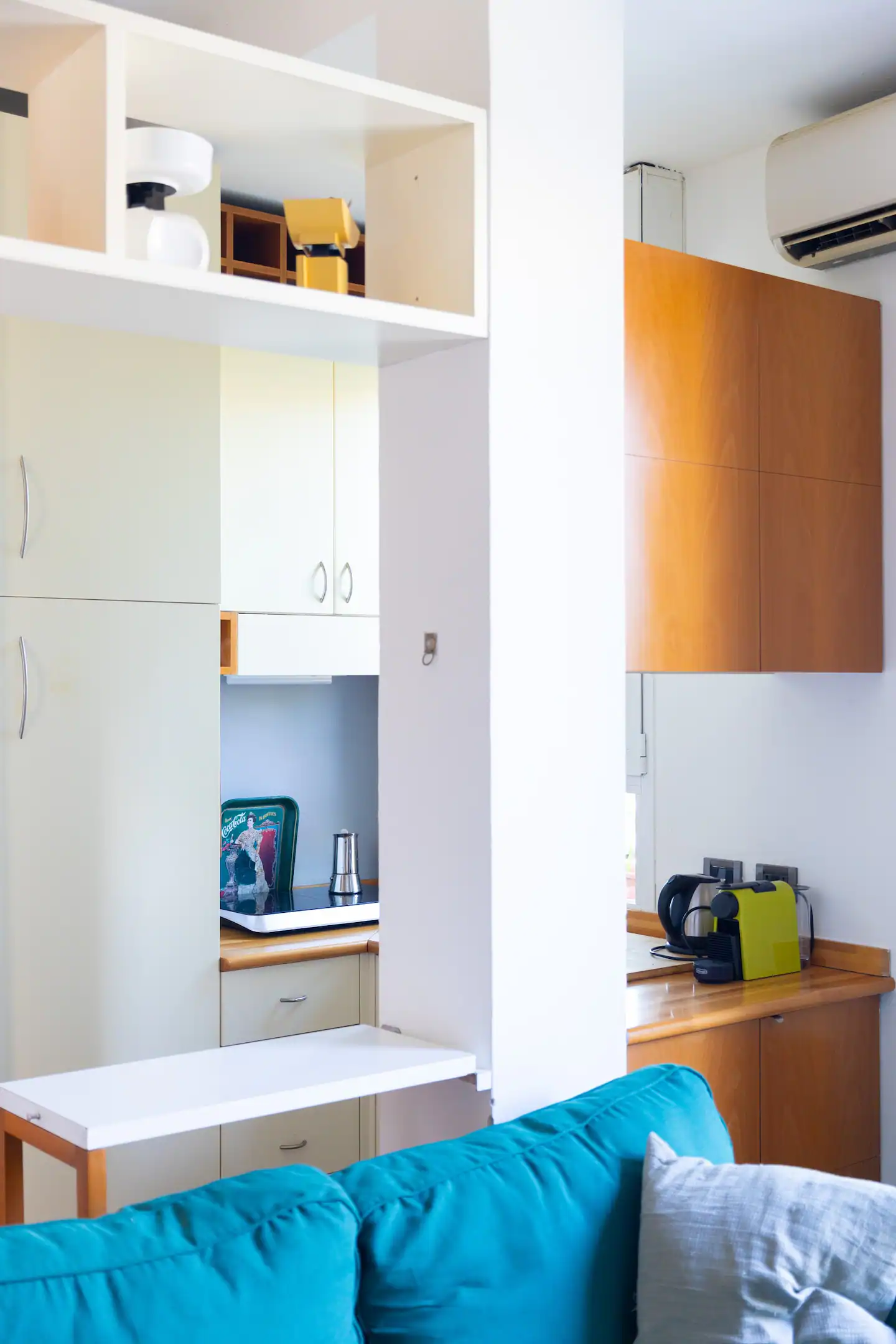 System.Collections.Generic.List`1[BluePillow.Application.SearchEngine.Dto.PhotoDto]?.ElementAt(3)?.Caption