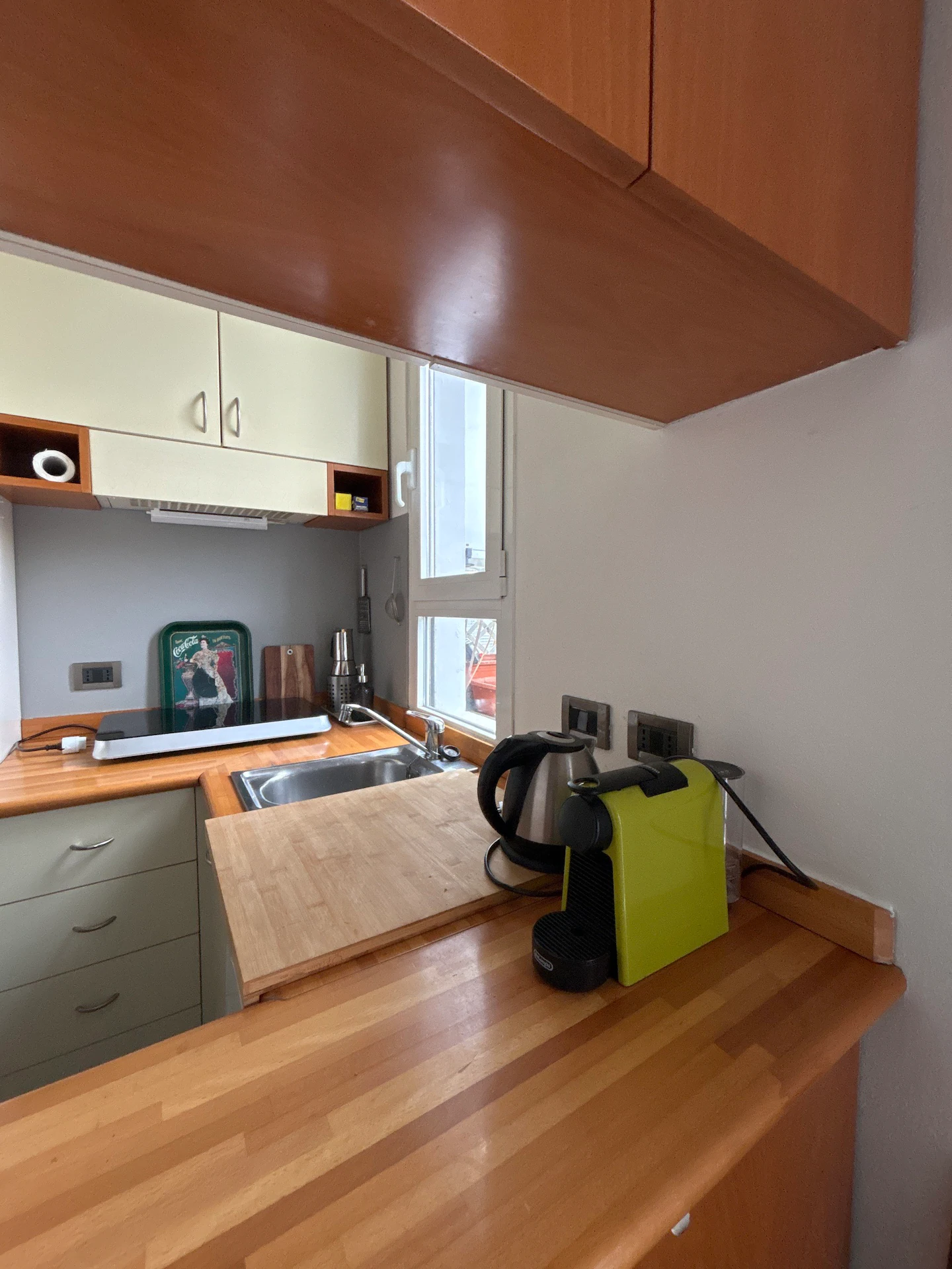 System.Collections.Generic.List`1[BluePillow.Application.SearchEngine.Dto.PhotoDto]?.ElementAt(1)?.Caption