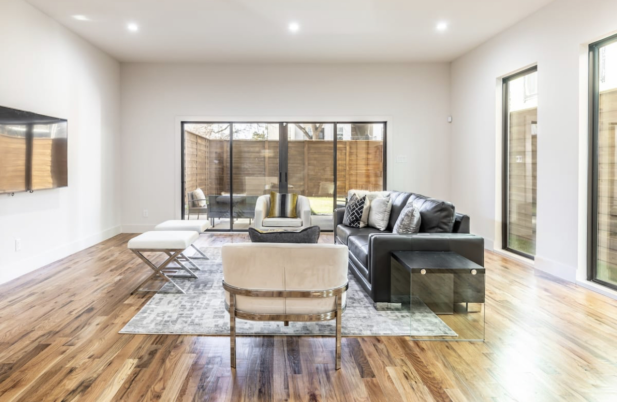 System.Collections.Generic.List`1[BluePillow.Application.SearchEngine.Dto.PhotoDto]?.ElementAt(2)?.Caption