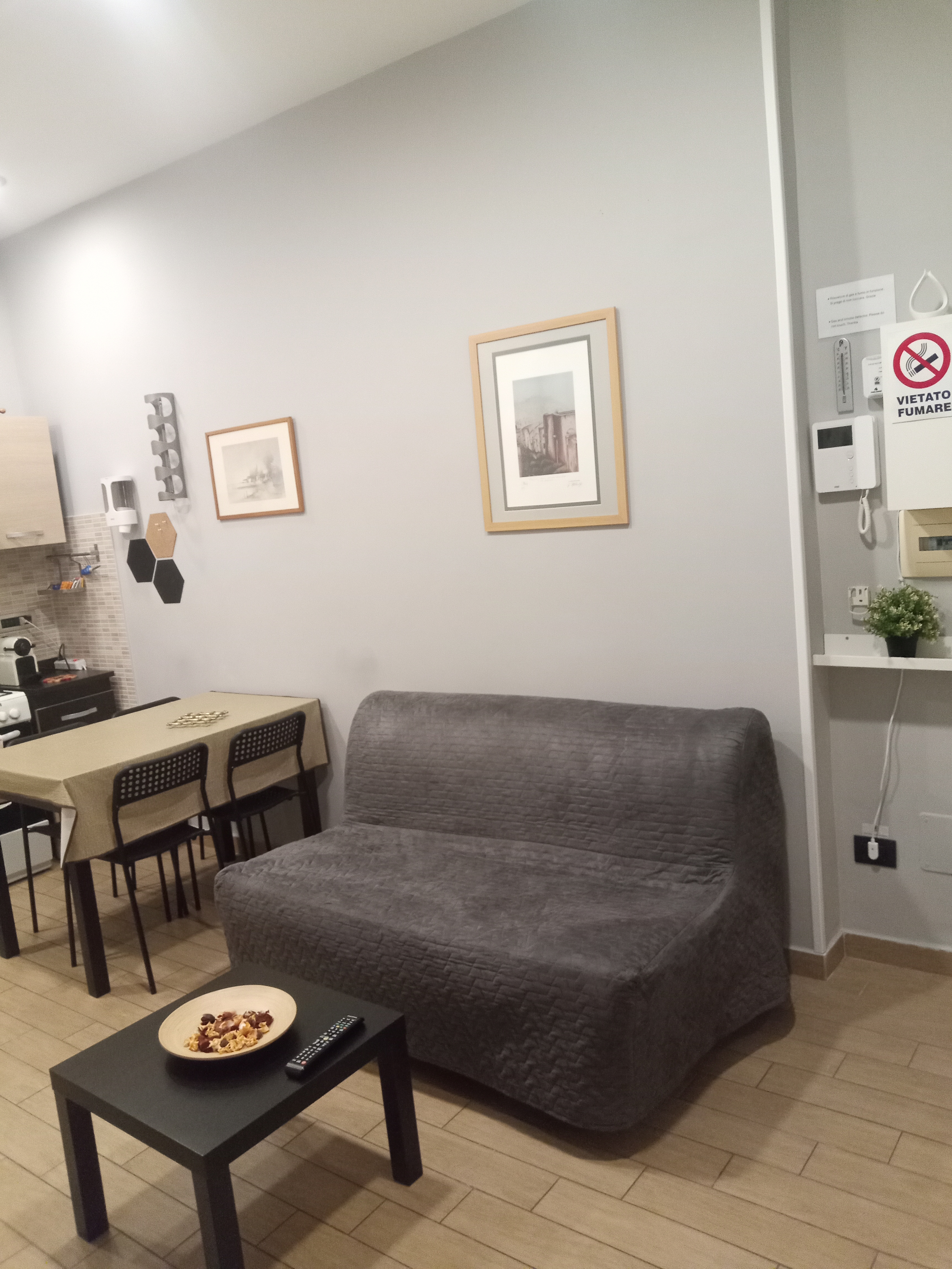 System.Collections.Generic.List`1[BluePillow.Application.SearchEngine.Dto.PhotoDto]?.ElementAt(1)?.Caption