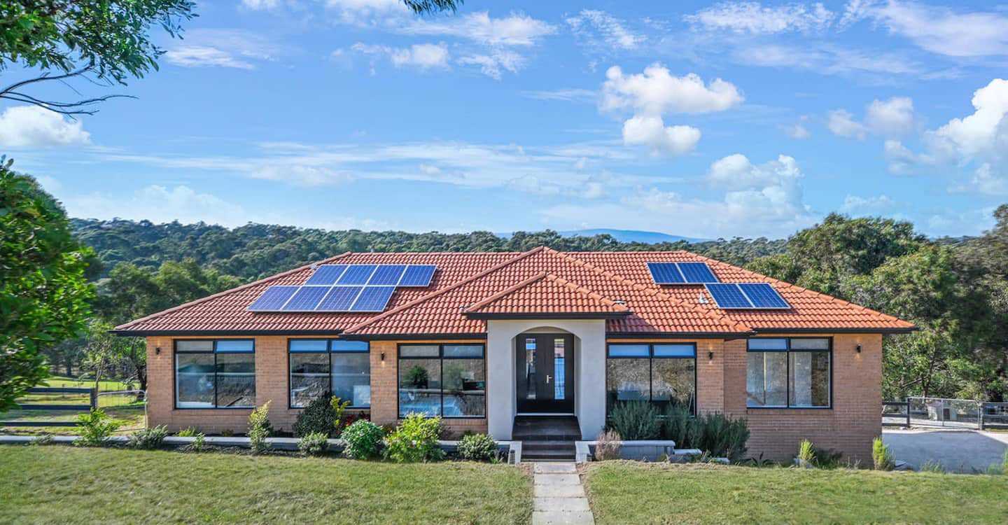 System.Collections.Generic.List`1[BluePillow.Application.SearchEngine.Dto.PhotoDto]?.ElementAt(0)?.Caption