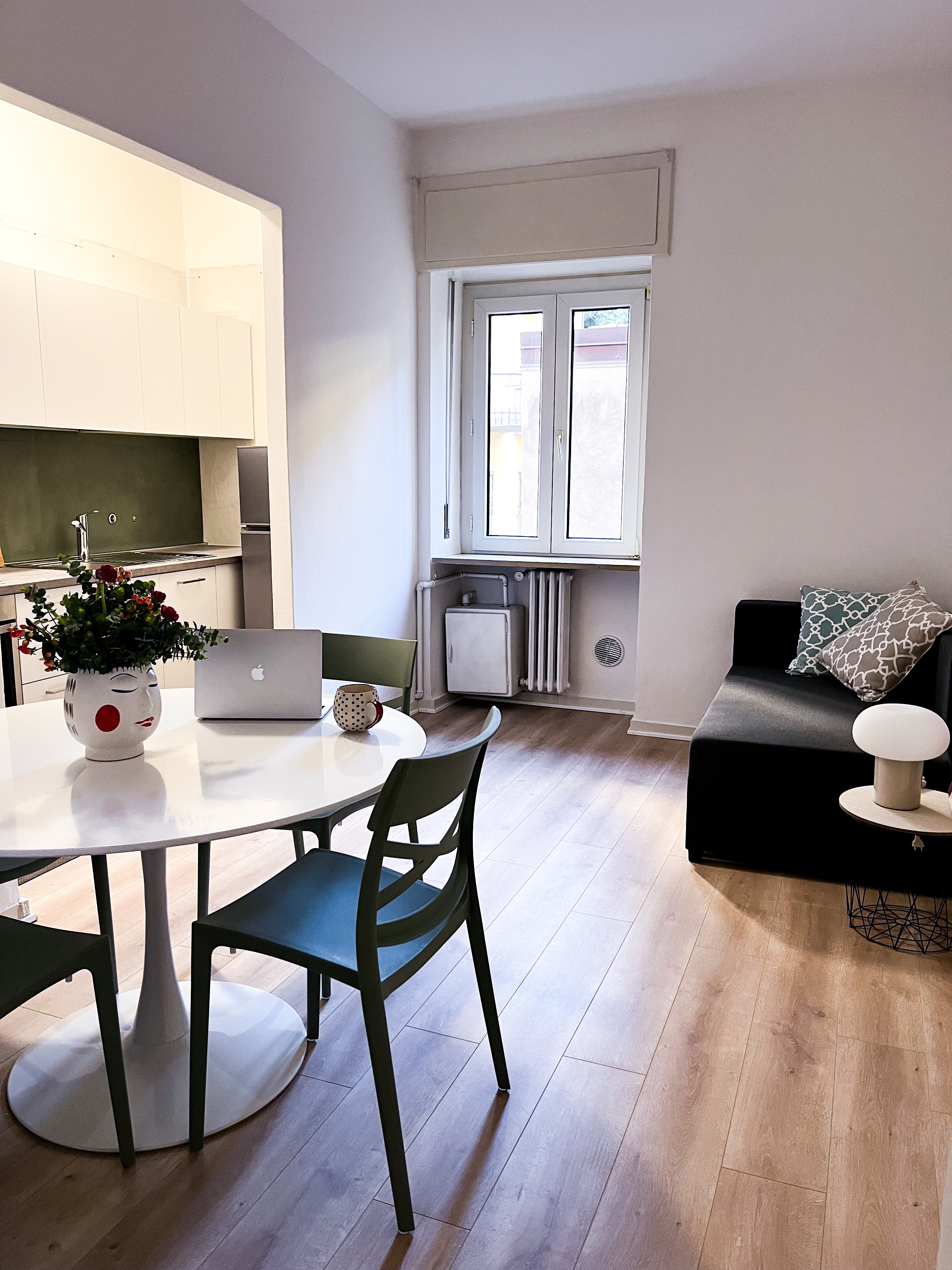 System.Collections.Generic.List`1[BluePillow.Application.SearchEngine.Dto.PhotoDto]?.ElementAt(0)?.Caption