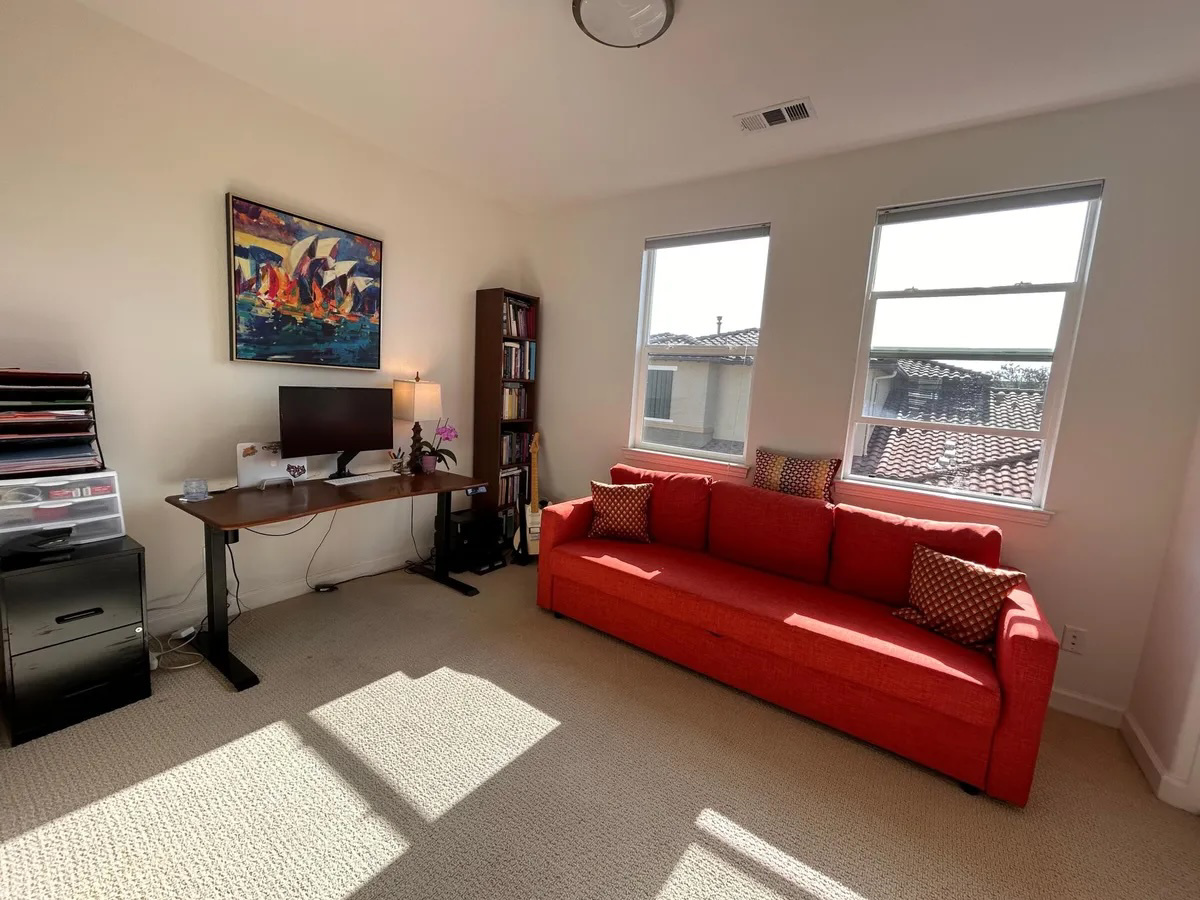 System.Collections.Generic.List`1[BluePillow.Application.SearchEngine.Dto.PhotoDto]?.ElementAt(3)?.Caption