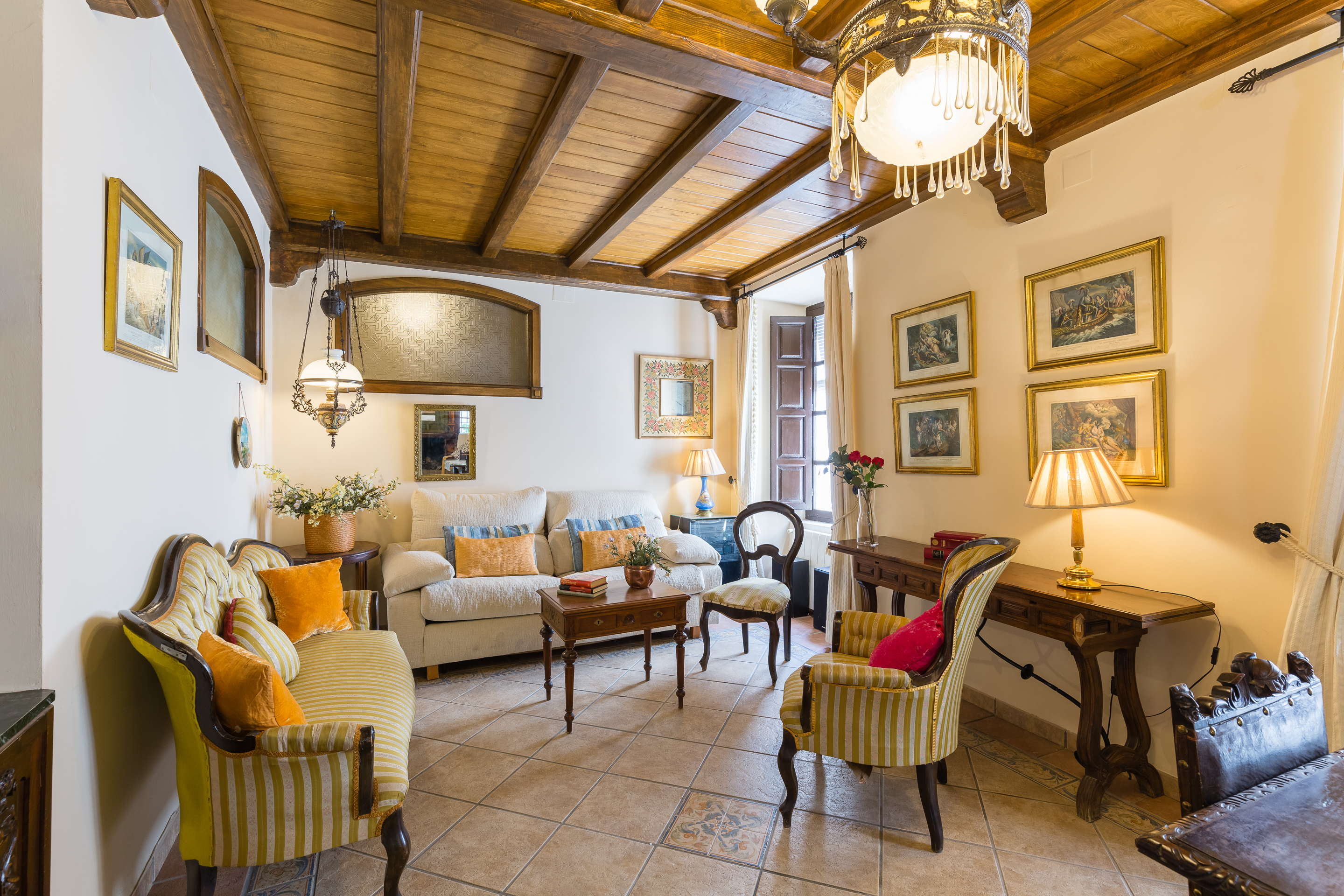 System.Collections.Generic.List`1[BluePillow.Application.SearchEngine.Dto.PhotoDto]?.ElementAt(0)?.Caption