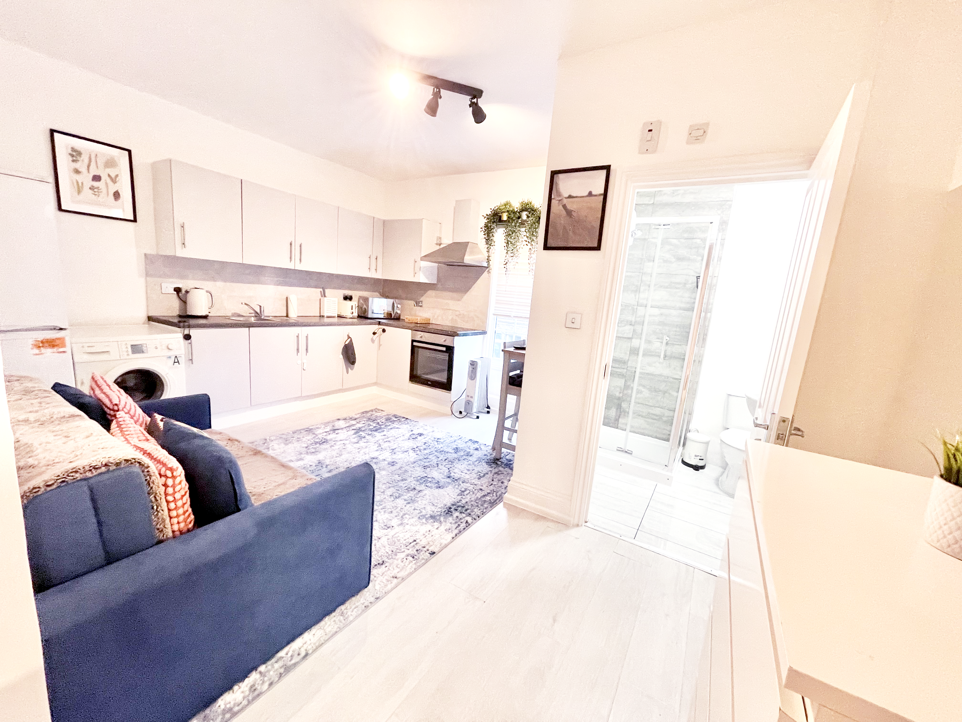 System.Collections.Generic.List`1[BluePillow.Application.SearchEngine.Dto.PhotoDto]?.ElementAt(1)?.Caption