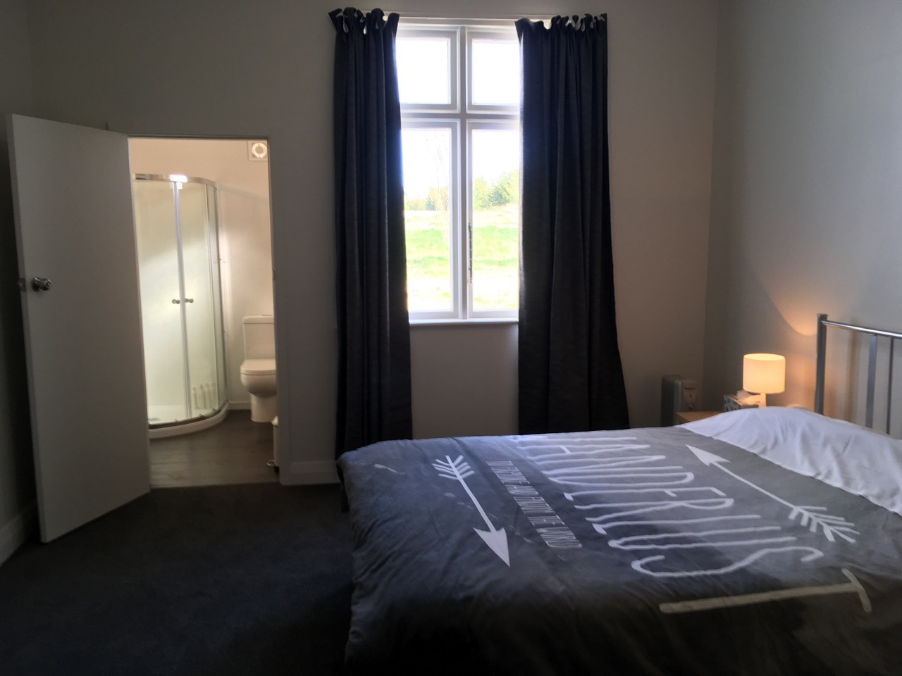 System.Collections.Generic.List`1[BluePillow.Application.SearchEngine.Dto.PhotoDto]?.ElementAt(3)?.Caption