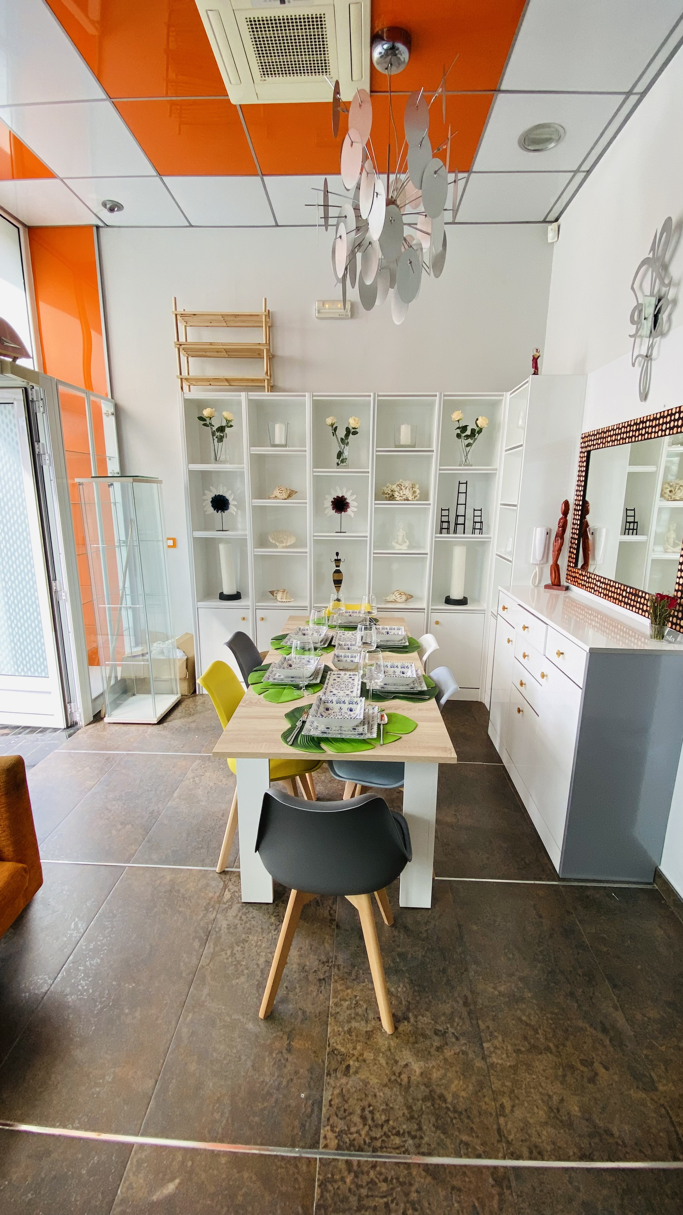 System.Collections.Generic.List`1[BluePillow.Application.SearchEngine.Dto.PhotoDto]?.ElementAt(2)?.Caption