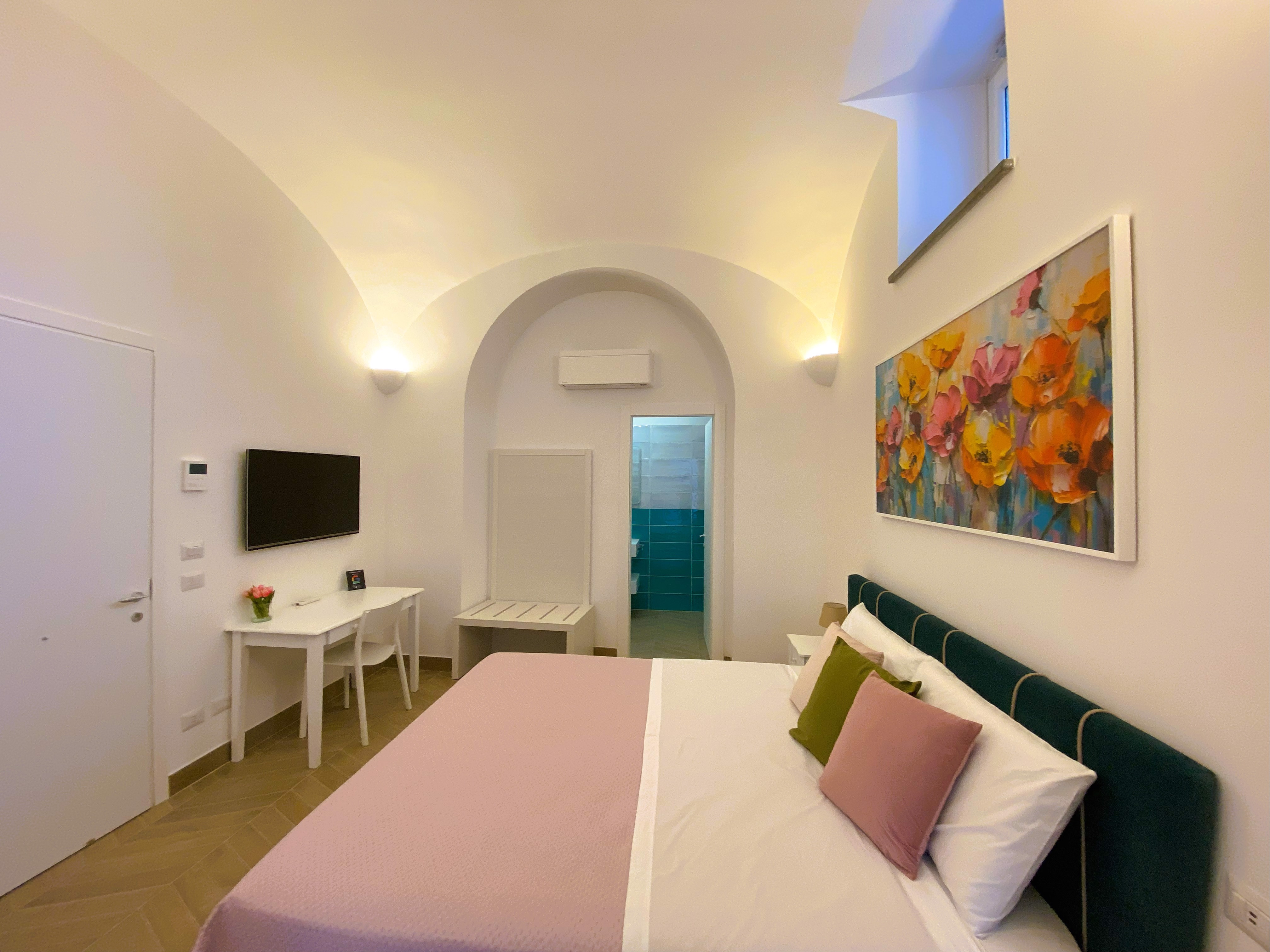 System.Collections.Generic.List`1[BluePillow.Application.SearchEngine.Dto.PhotoDto]?.ElementAt(2)?.Caption