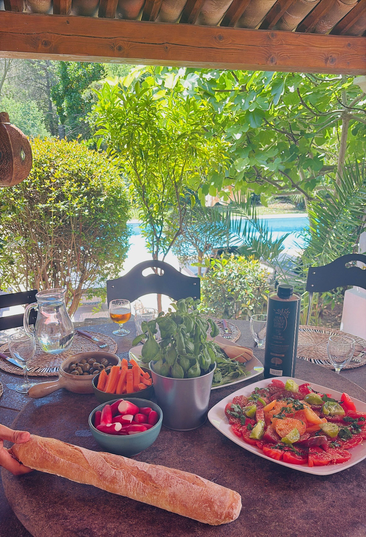 System.Collections.Generic.List`1[BluePillow.Application.SearchEngine.Dto.PhotoDto]?.ElementAt(3)?.Caption