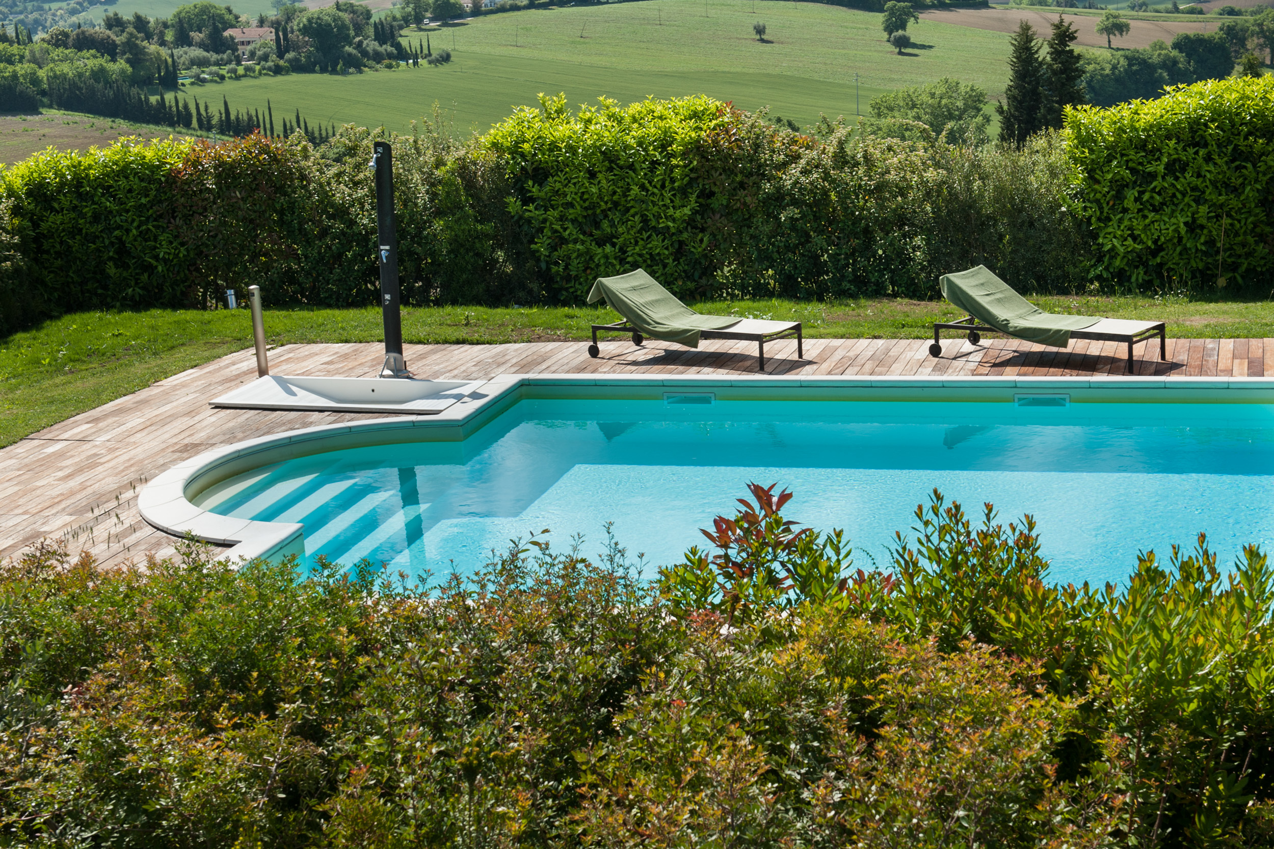 System.Collections.Generic.List`1[BluePillow.Application.SearchEngine.Dto.PhotoDto]?.ElementAt(2)?.Caption