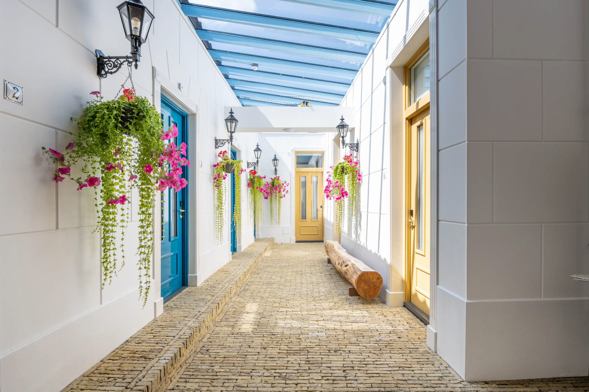 System.Collections.Generic.List`1[BluePillow.Application.SearchEngine.Dto.PhotoDto]?.ElementAt(0)?.Caption