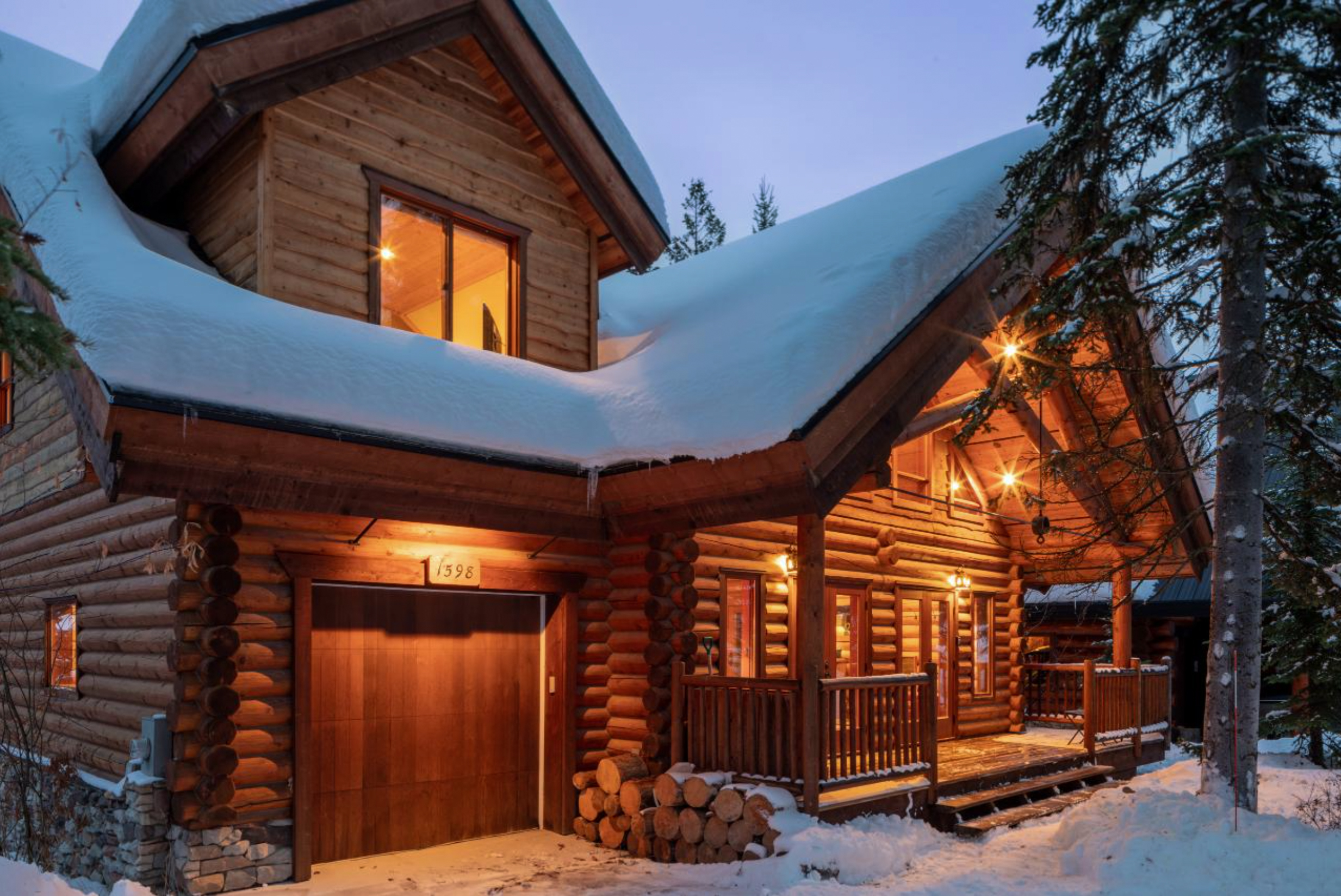 System.Collections.Generic.List`1[BluePillow.Application.SearchEngine.Dto.PhotoDto]?.ElementAt(1)?.Caption