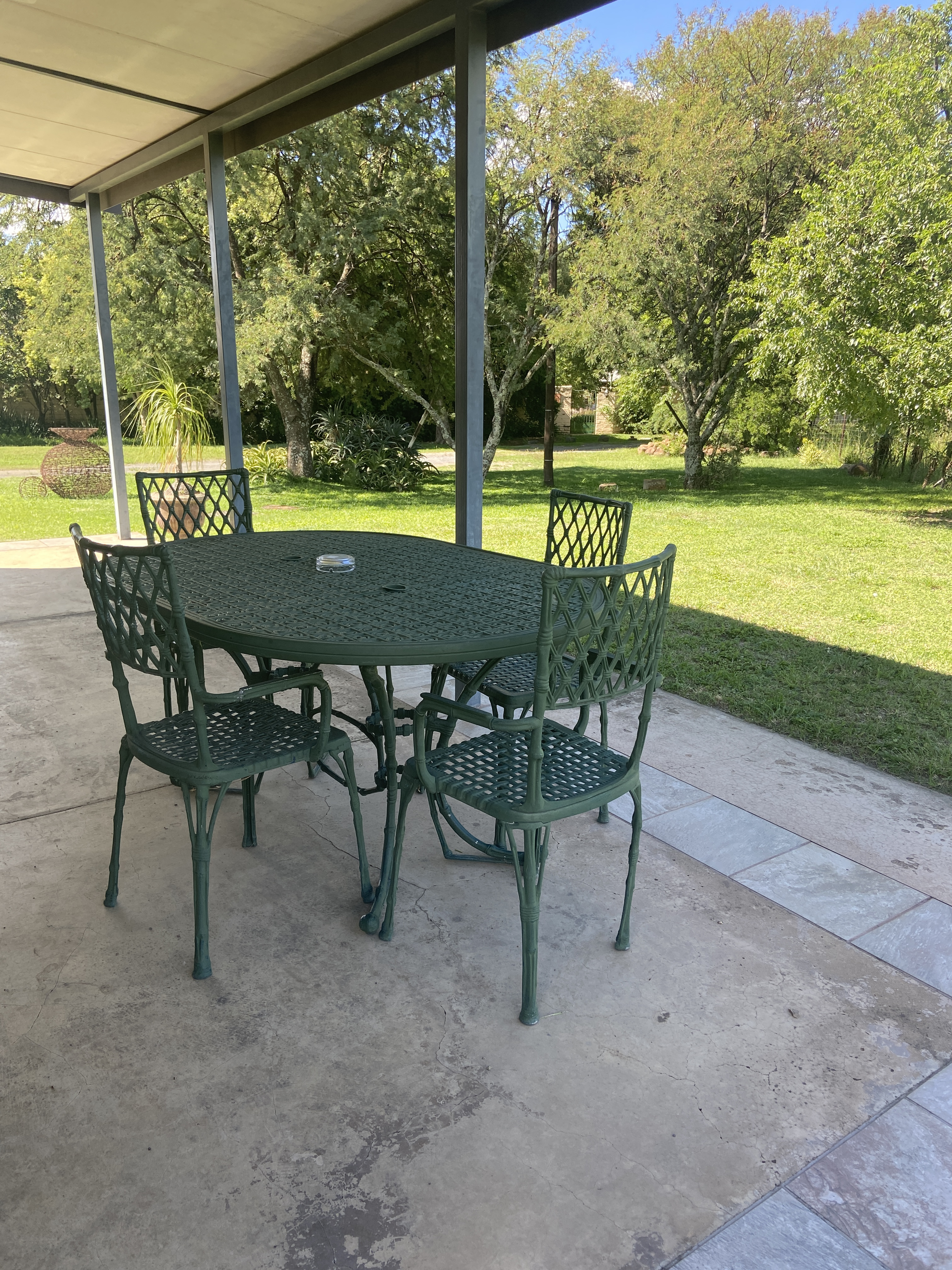 System.Collections.Generic.List`1[BluePillow.Application.SearchEngine.Dto.PhotoDto]?.ElementAt(3)?.Caption