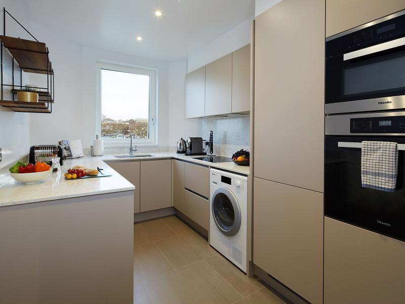 System.Collections.Generic.List`1[BluePillow.Application.SearchEngine.Dto.PhotoDto]?.ElementAt(3)?.Caption