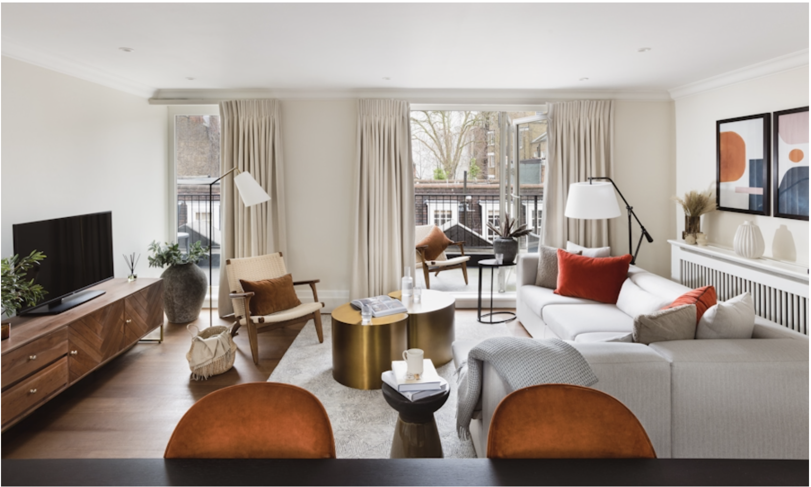 System.Collections.Generic.List`1[BluePillow.Application.SearchEngine.Dto.PhotoDto]?.ElementAt(1)?.Caption