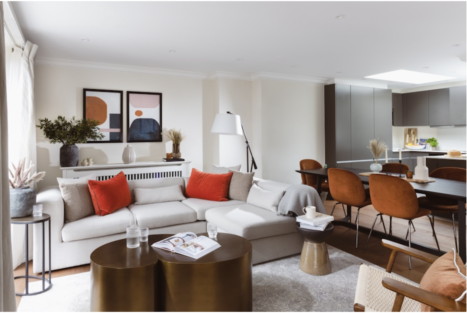 System.Collections.Generic.List`1[BluePillow.Application.SearchEngine.Dto.PhotoDto]?.ElementAt(2)?.Caption