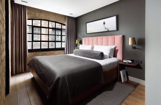 System.Collections.Generic.List`1[BluePillow.Application.SearchEngine.Dto.PhotoDto]?.ElementAt(3)?.Caption