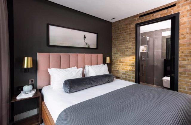 System.Collections.Generic.List`1[BluePillow.Application.SearchEngine.Dto.PhotoDto]?.ElementAt(1)?.Caption