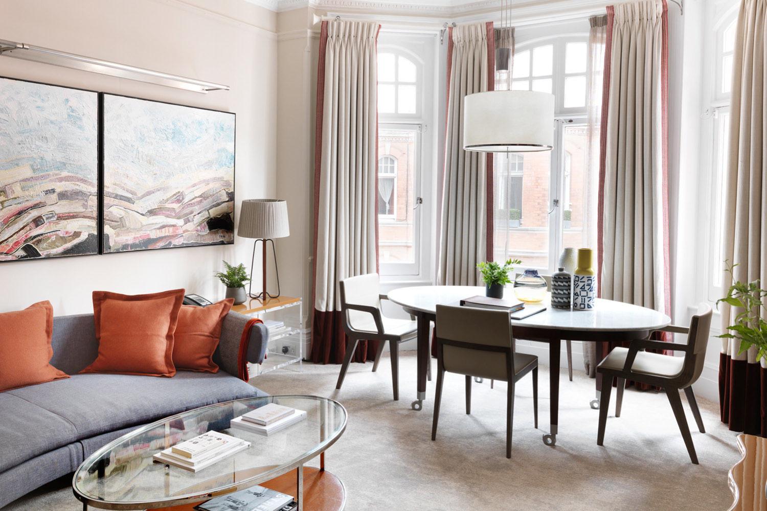 System.Collections.Generic.List`1[BluePillow.Application.SearchEngine.Dto.PhotoDto]?.ElementAt(0)?.Caption