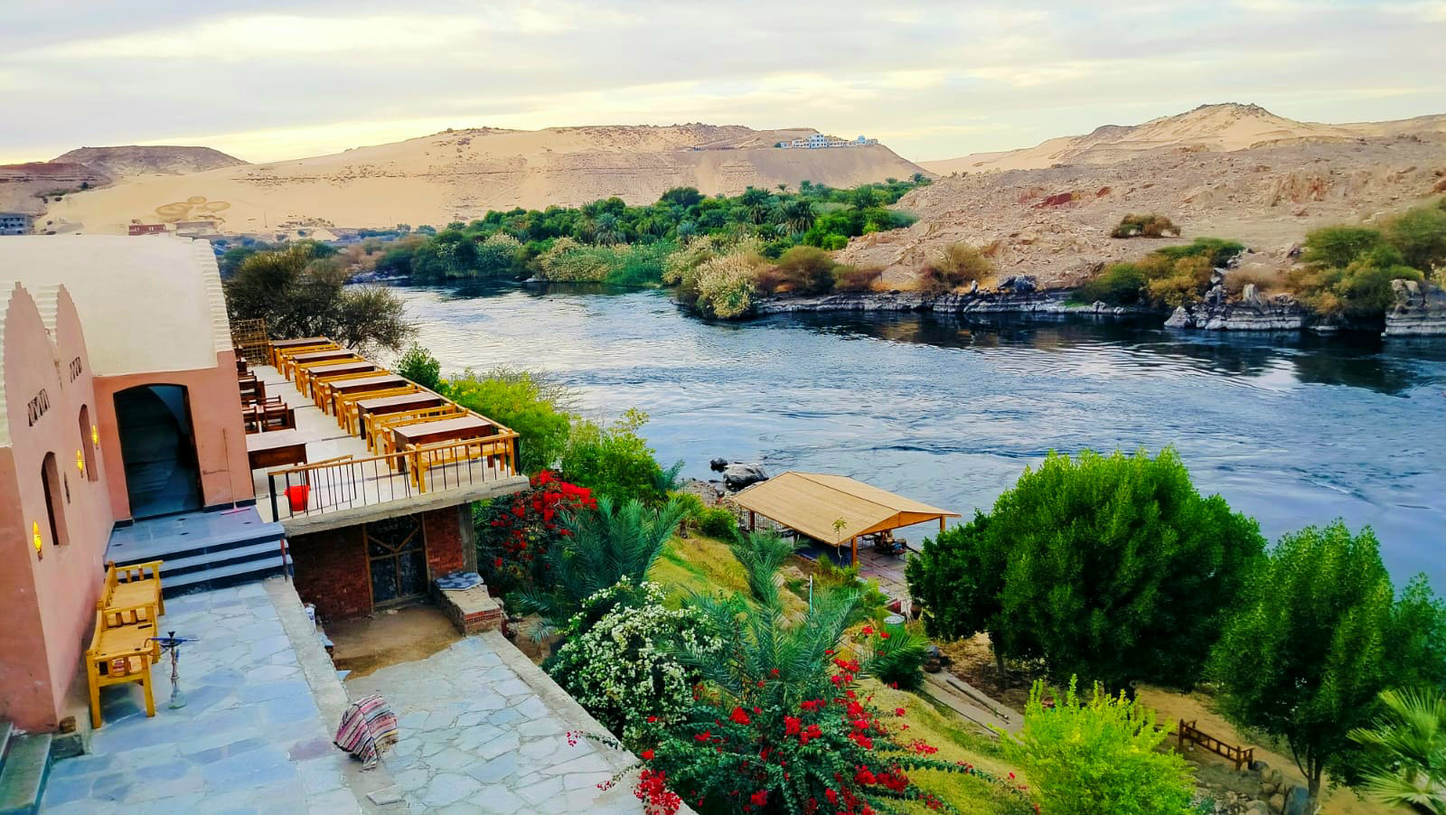 System.Collections.Generic.List`1[BluePillow.Application.SearchEngine.Dto.PhotoDto]?.ElementAt(2)?.Caption