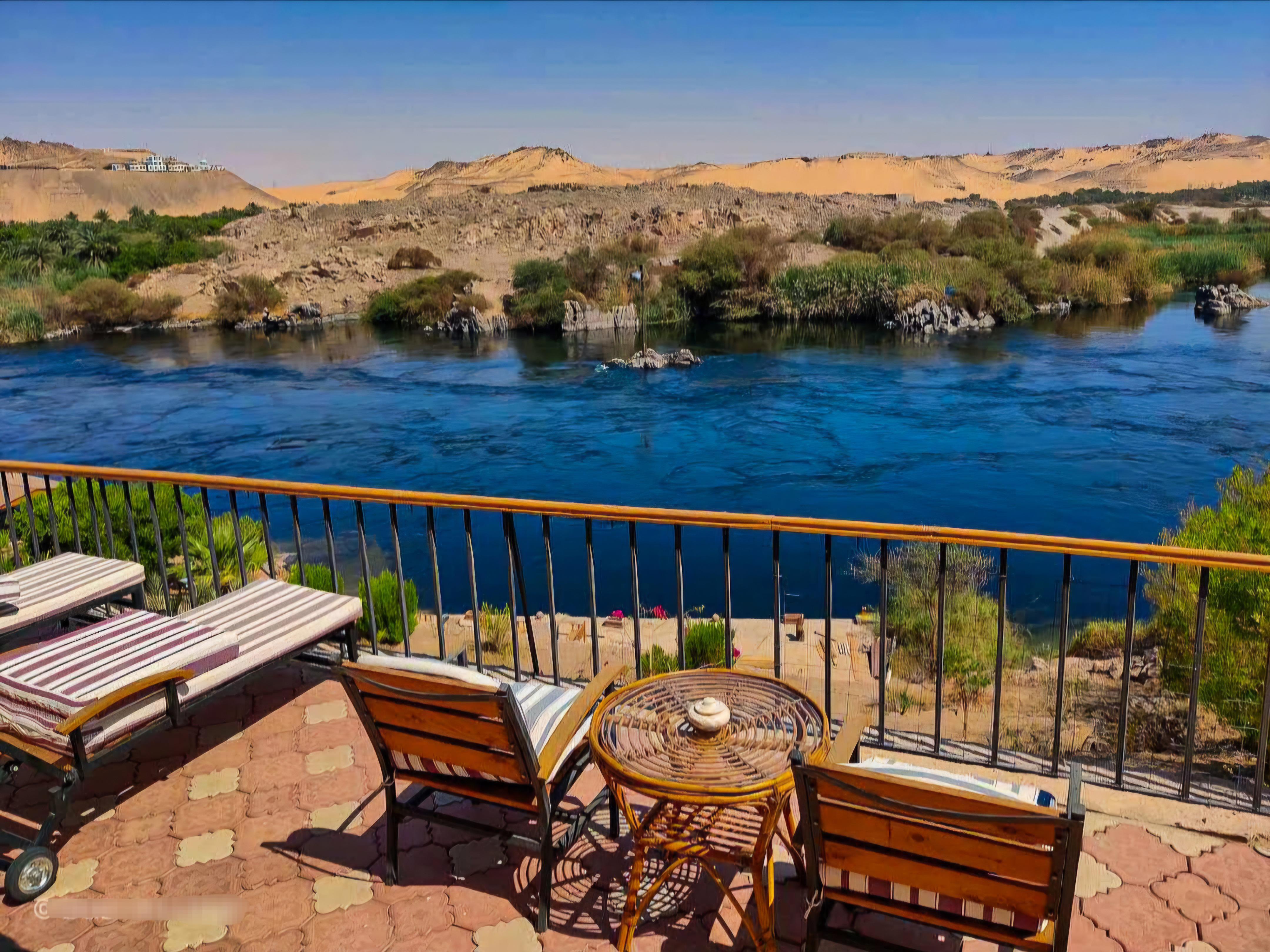 System.Collections.Generic.List`1[BluePillow.Application.SearchEngine.Dto.PhotoDto]?.ElementAt(1)?.Caption