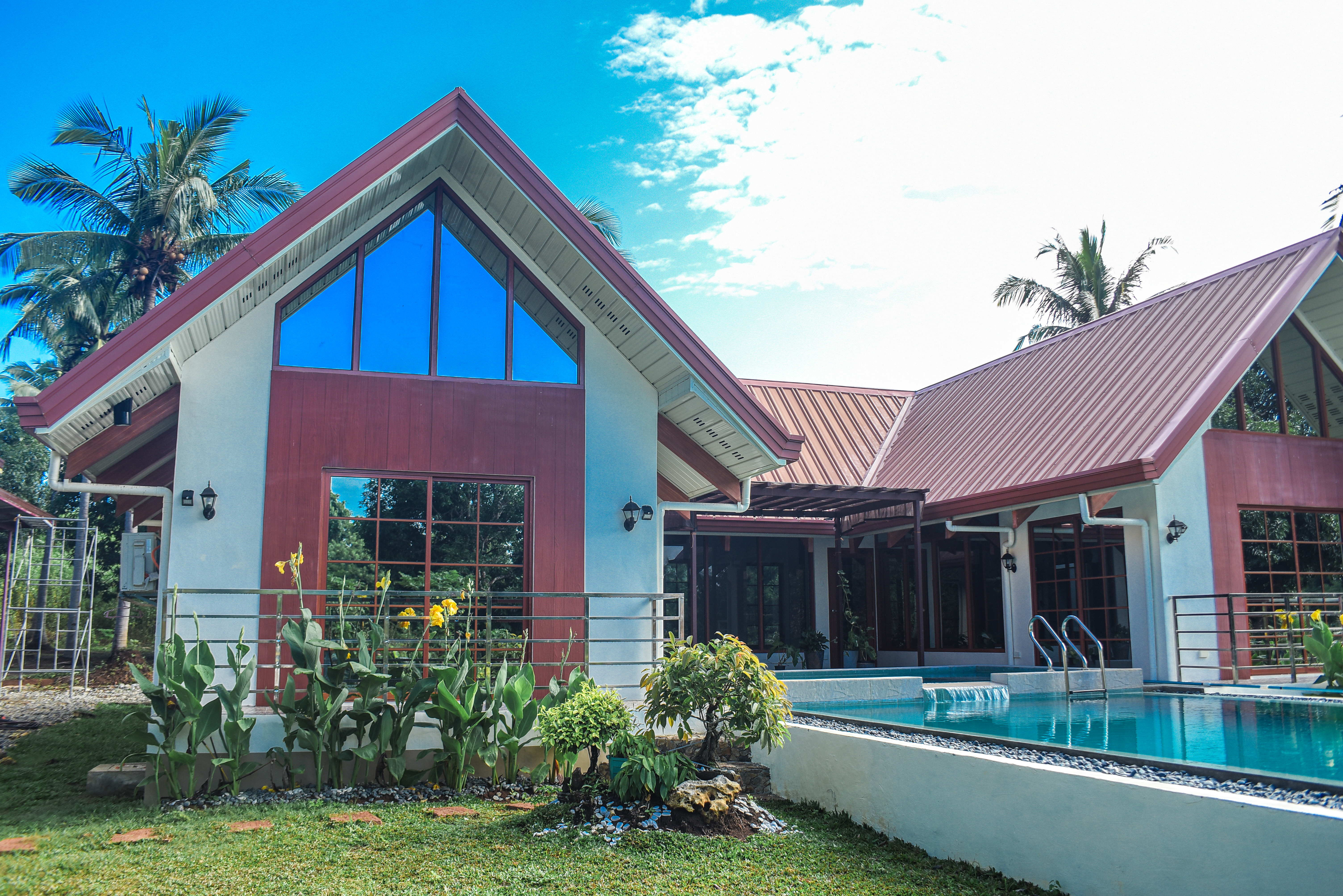 System.Collections.Generic.List`1[BluePillow.Application.SearchEngine.Dto.PhotoDto]?.ElementAt(2)?.Caption