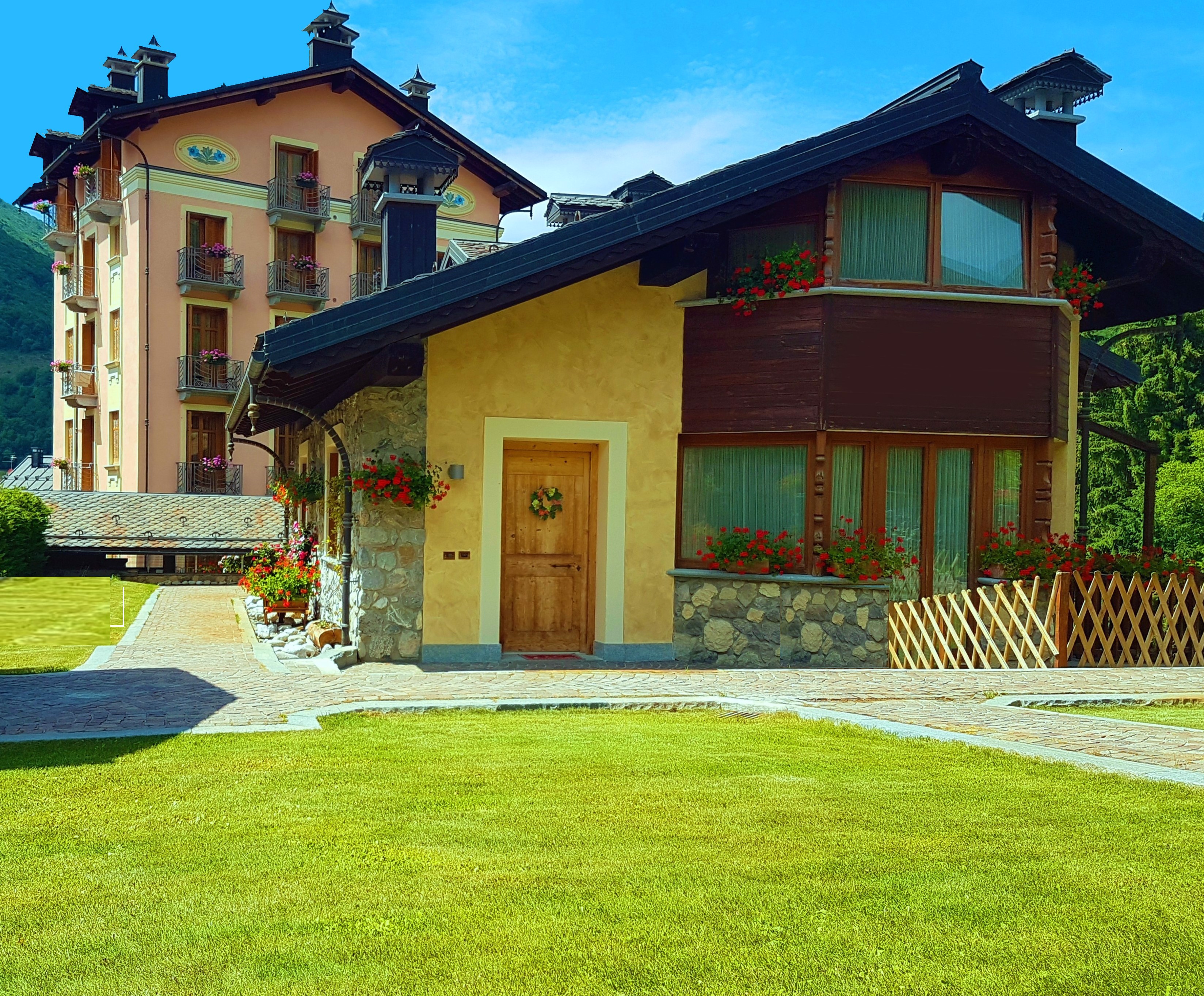 System.Collections.Generic.List`1[BluePillow.Application.SearchEngine.Dto.PhotoDto]?.ElementAt(0)?.Caption