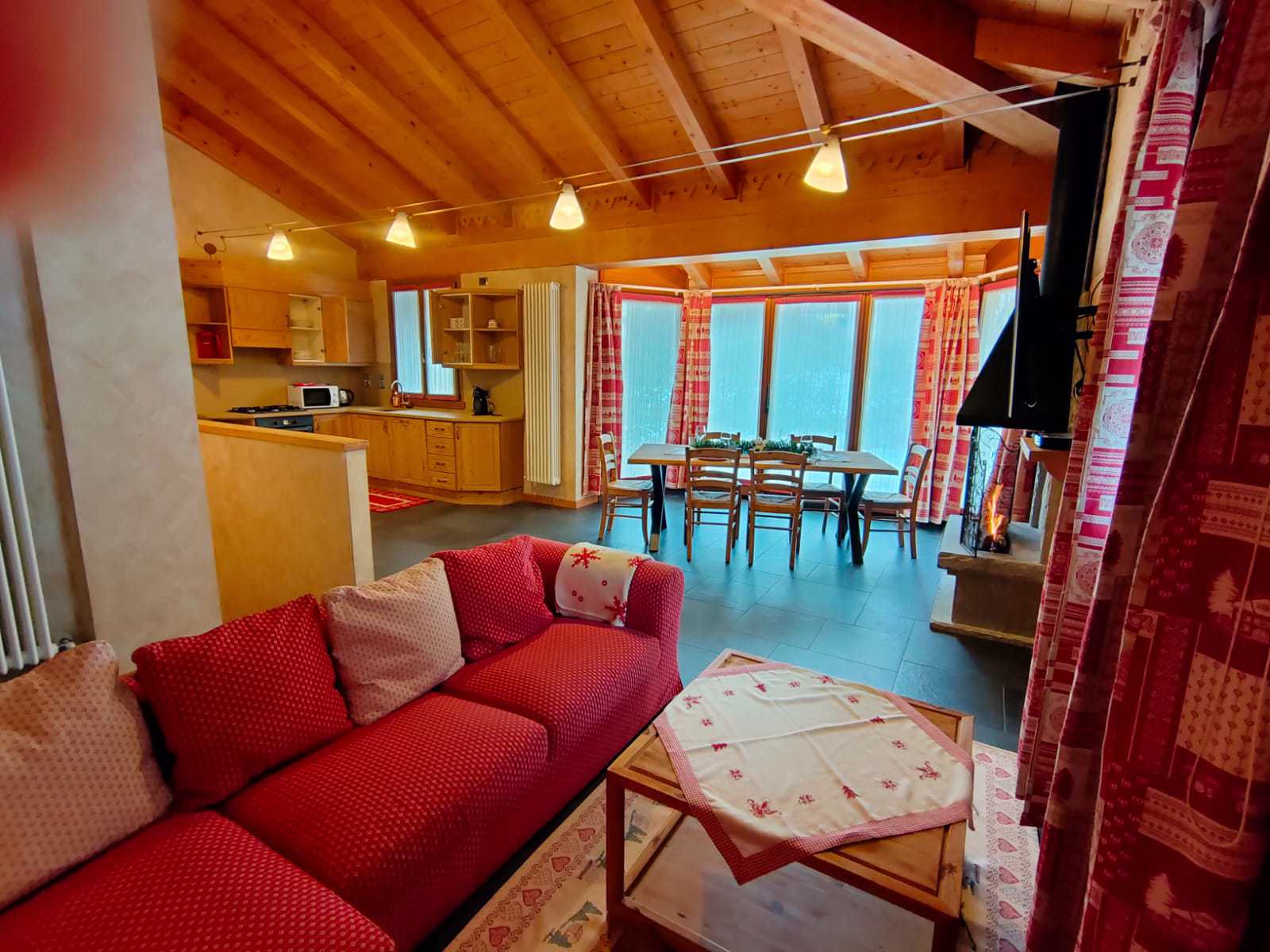 System.Collections.Generic.List`1[BluePillow.Application.SearchEngine.Dto.PhotoDto]?.ElementAt(2)?.Caption