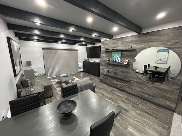 System.Collections.Generic.List`1[BluePillow.Application.SearchEngine.Dto.PhotoDto]?.ElementAt(0)?.Caption