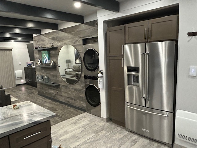 System.Collections.Generic.List`1[BluePillow.Application.SearchEngine.Dto.PhotoDto]?.ElementAt(2)?.Caption