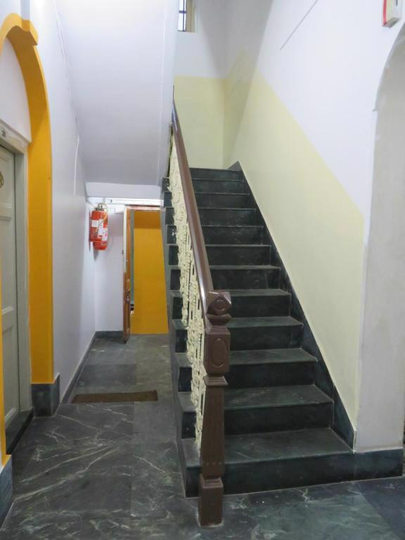 System.Collections.Generic.List`1[BluePillow.Application.SearchEngine.Dto.PhotoDto]?.ElementAt(3)?.Caption