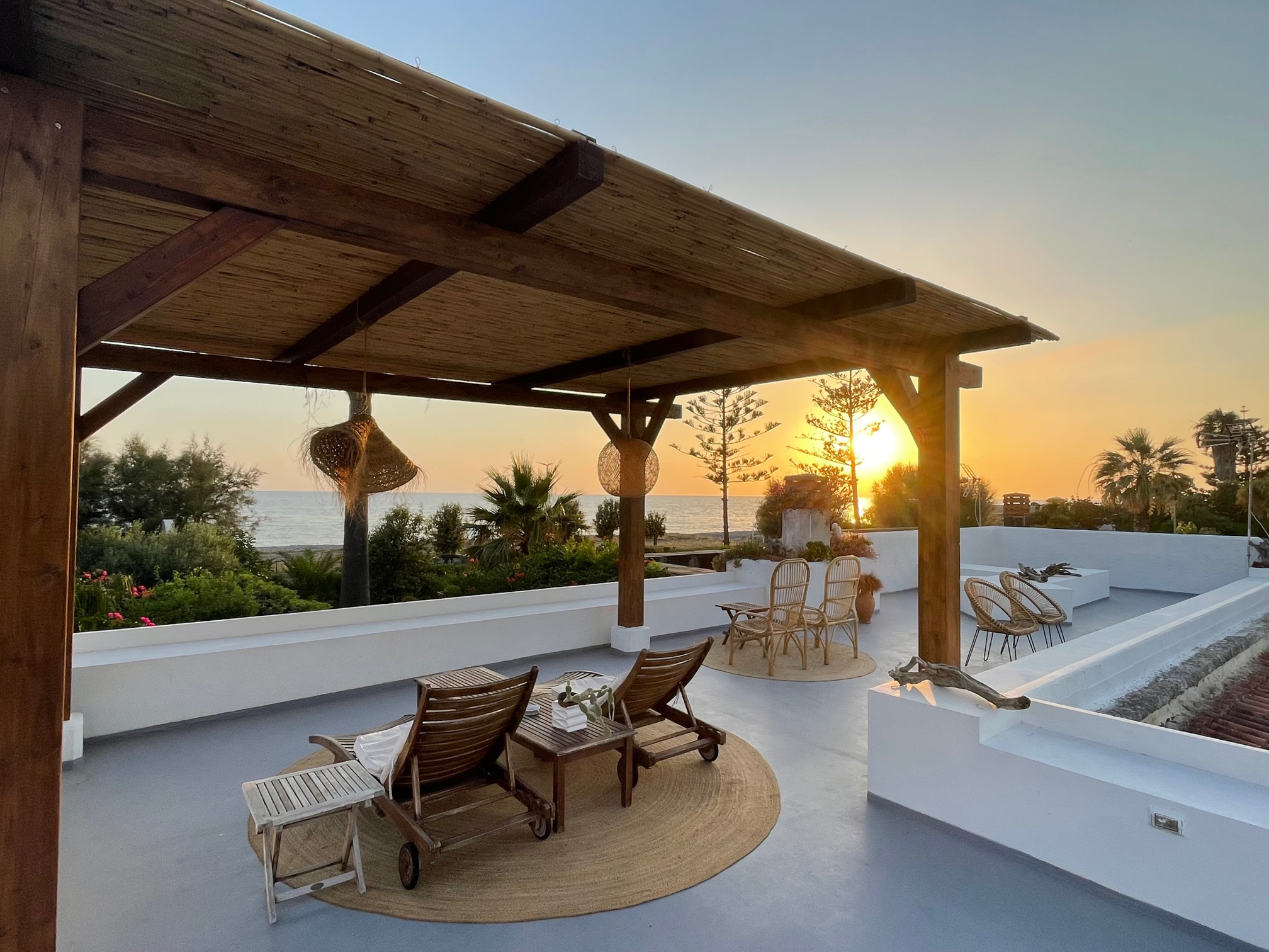 System.Collections.Generic.List`1[BluePillow.Application.SearchEngine.Dto.PhotoDto]?.ElementAt(1)?.Caption