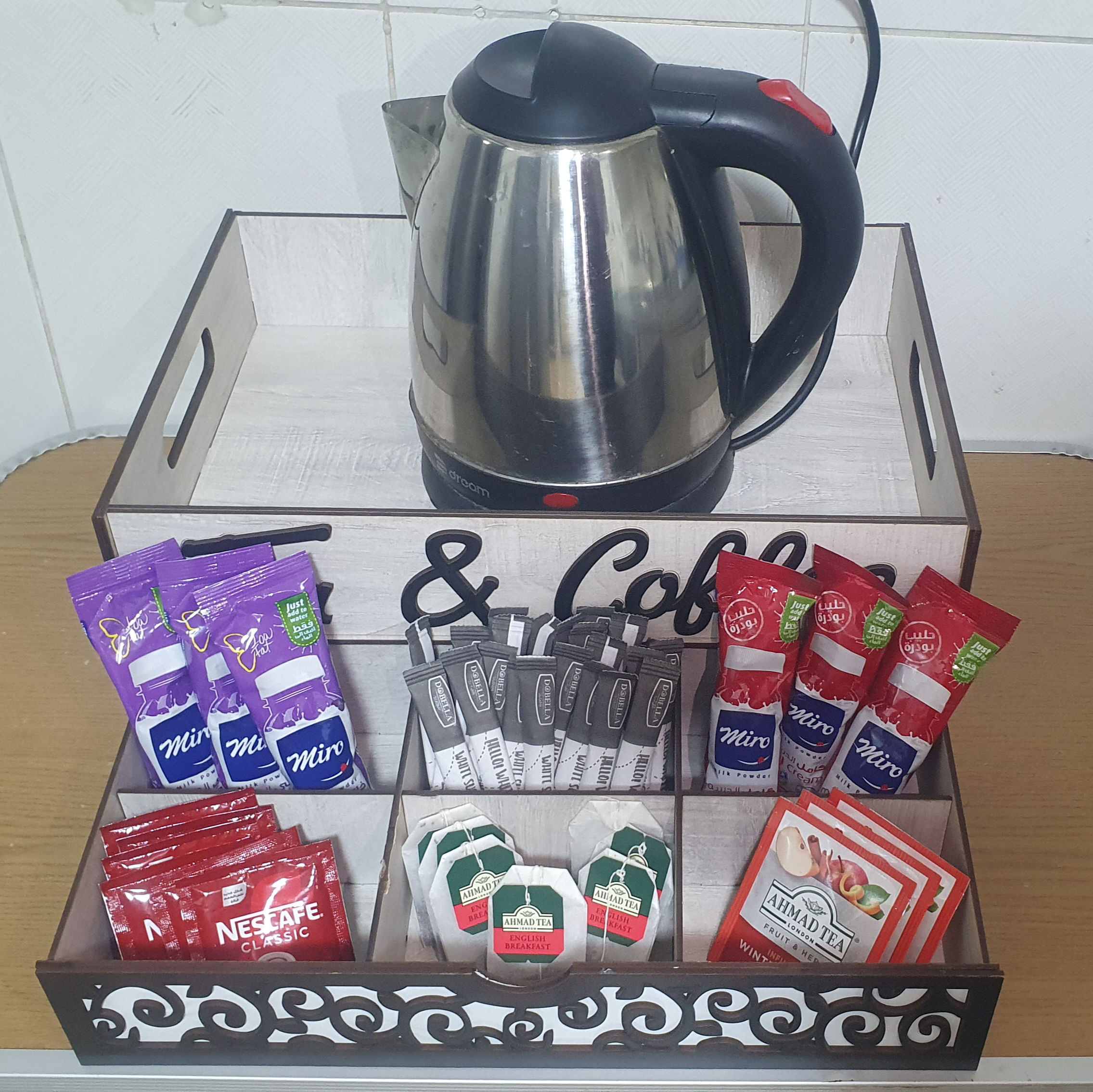 System.Collections.Generic.List`1[BluePillow.Application.SearchEngine.Dto.PhotoDto]?.ElementAt(3)?.Caption