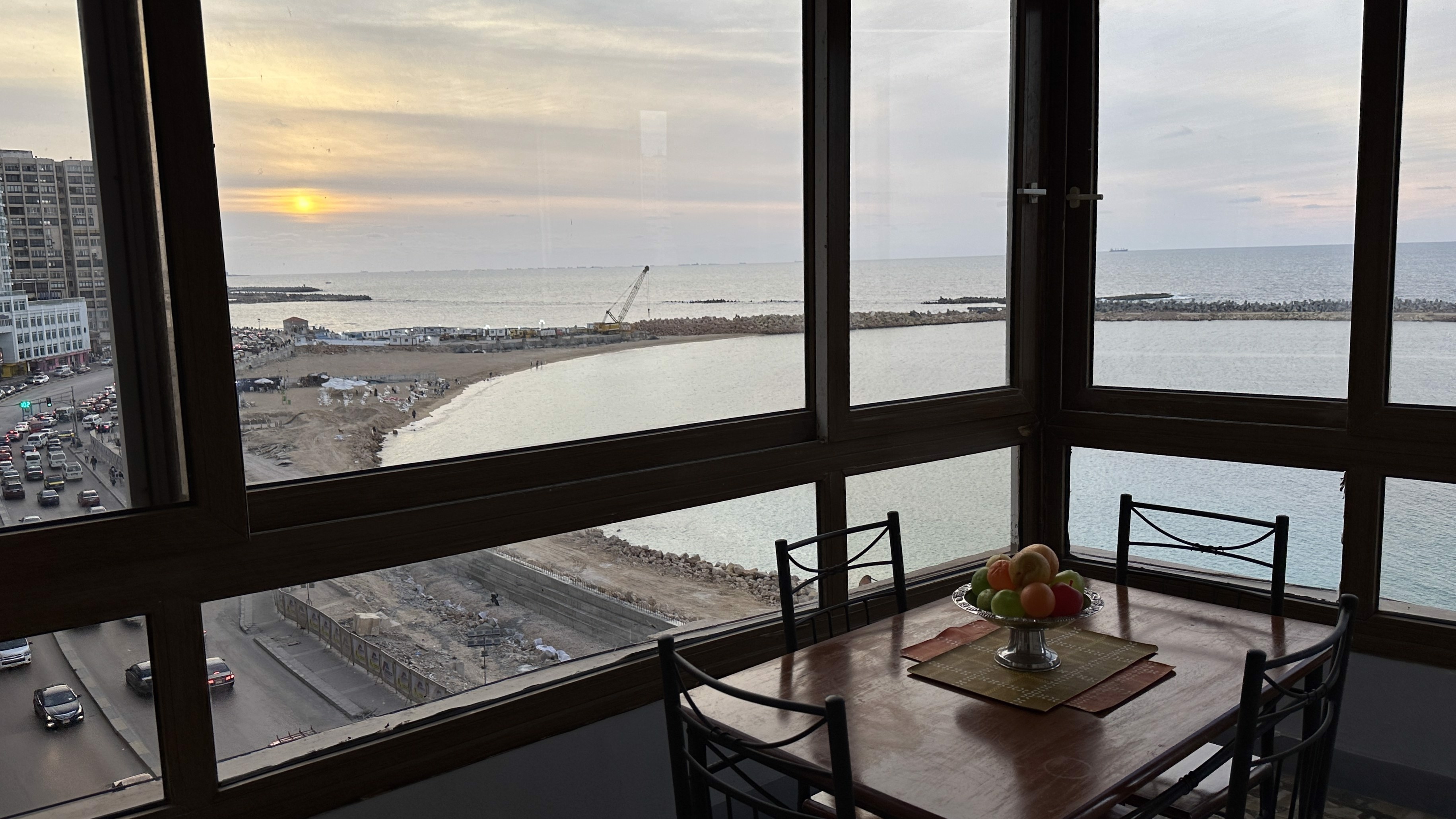 System.Collections.Generic.List`1[BluePillow.Application.SearchEngine.Dto.PhotoDto]?.ElementAt(0)?.Caption