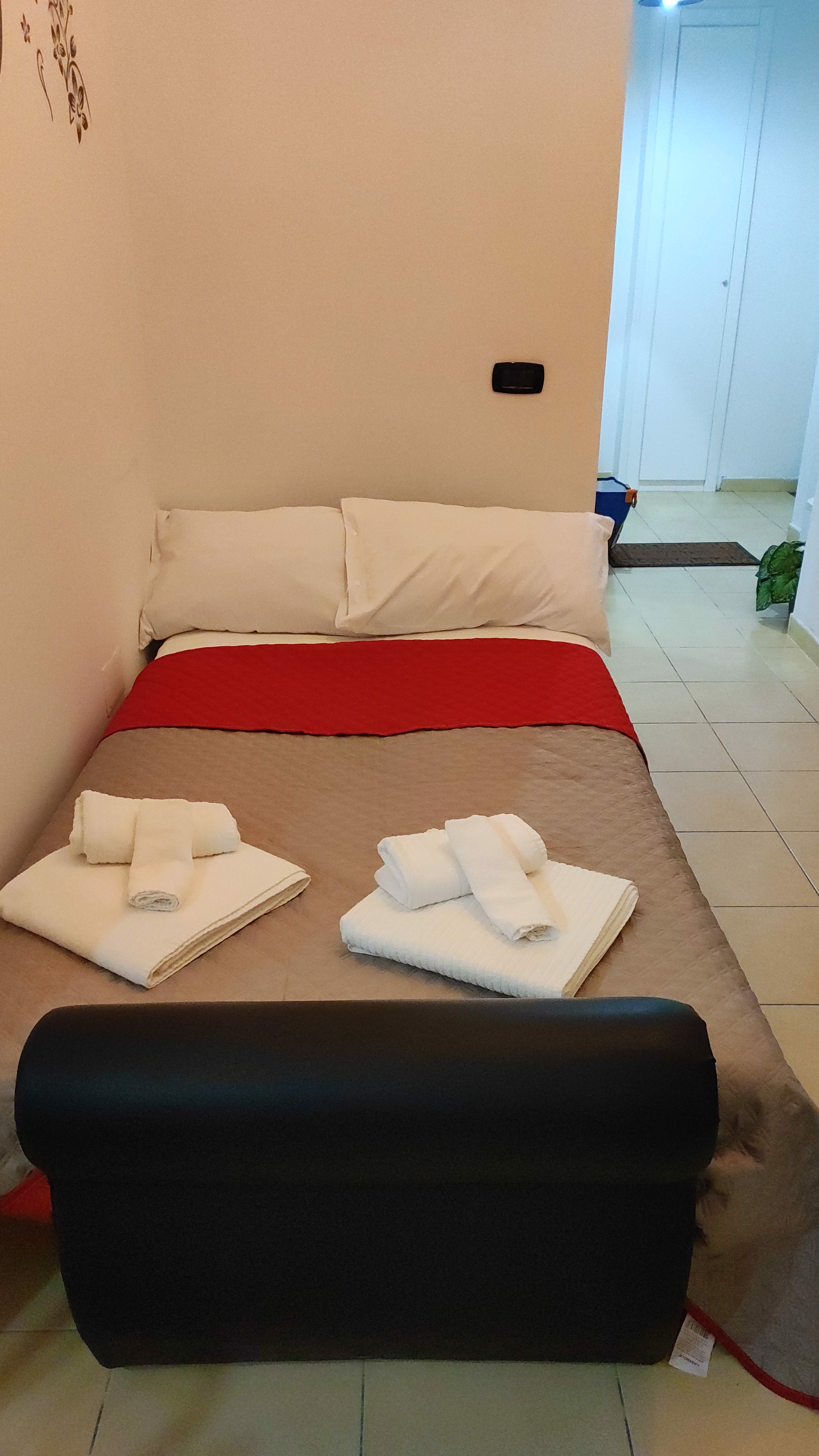 System.Collections.Generic.List`1[BluePillow.Application.SearchEngine.Dto.PhotoDto]?.ElementAt(3)?.Caption