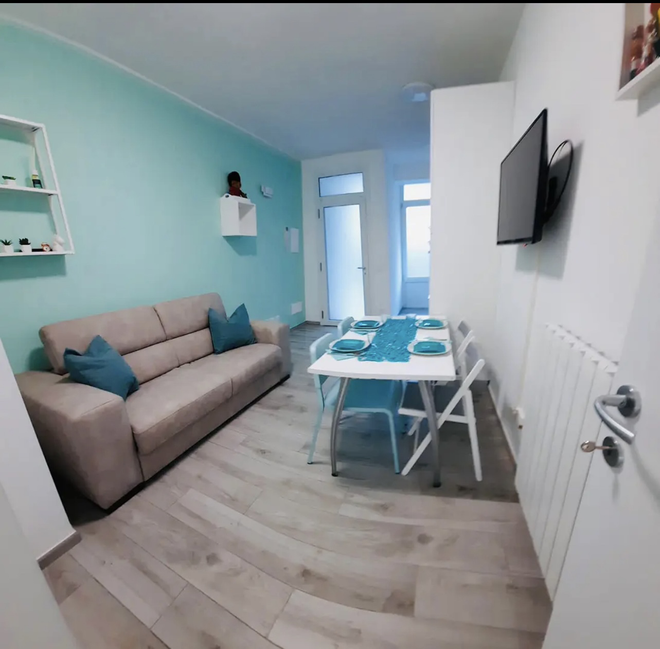 System.Collections.Generic.List`1[BluePillow.Application.SearchEngine.Dto.PhotoDto]?.ElementAt(0)?.Caption